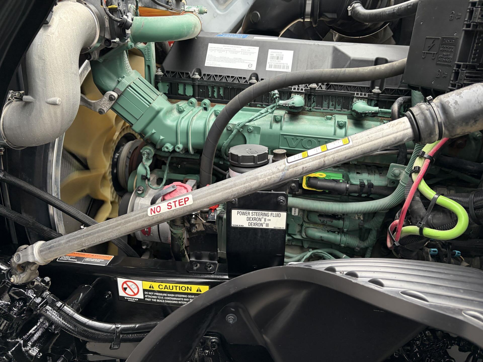 2022 Volvo - image 12