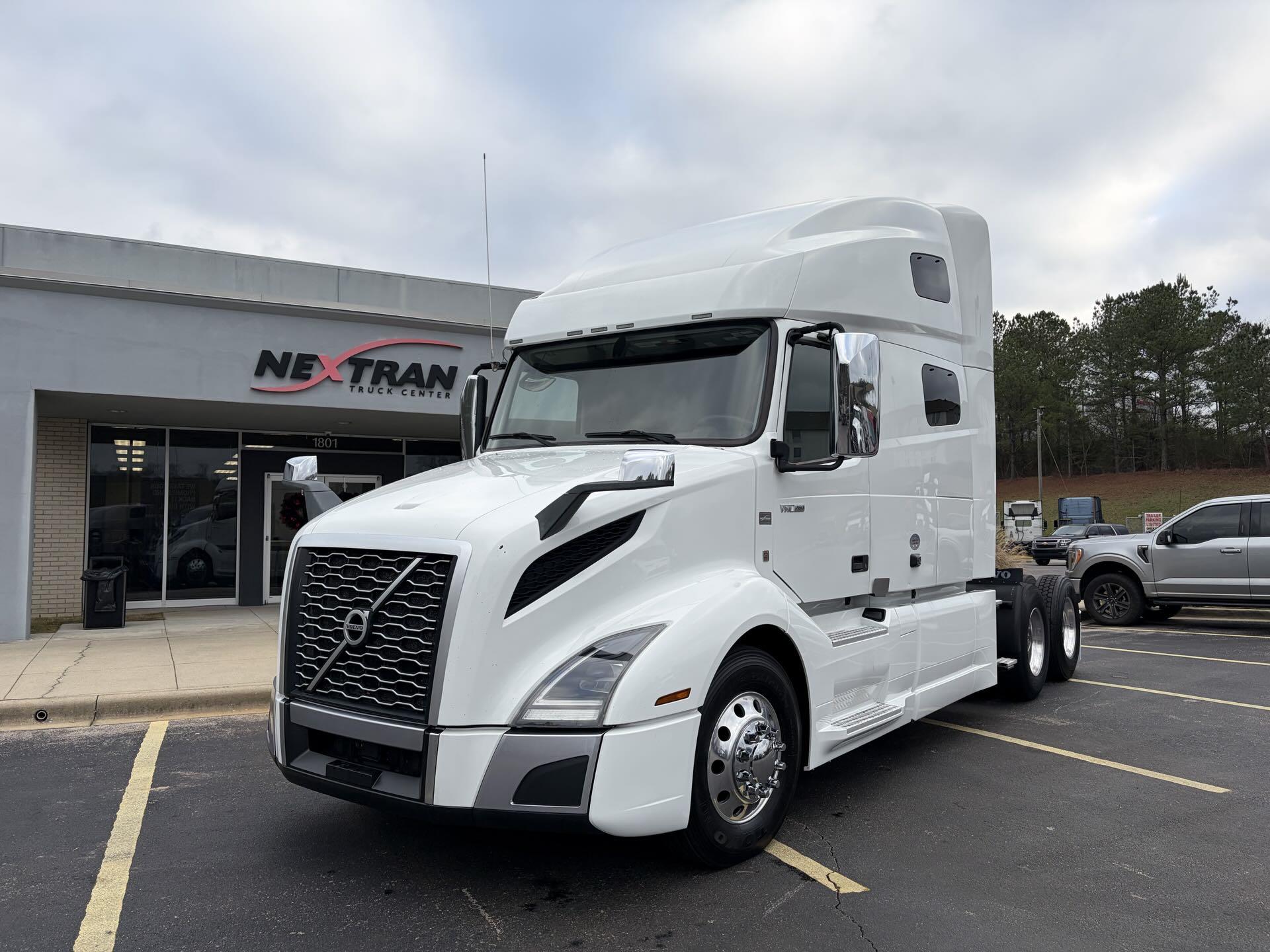 2022 Volvo VNL64T760