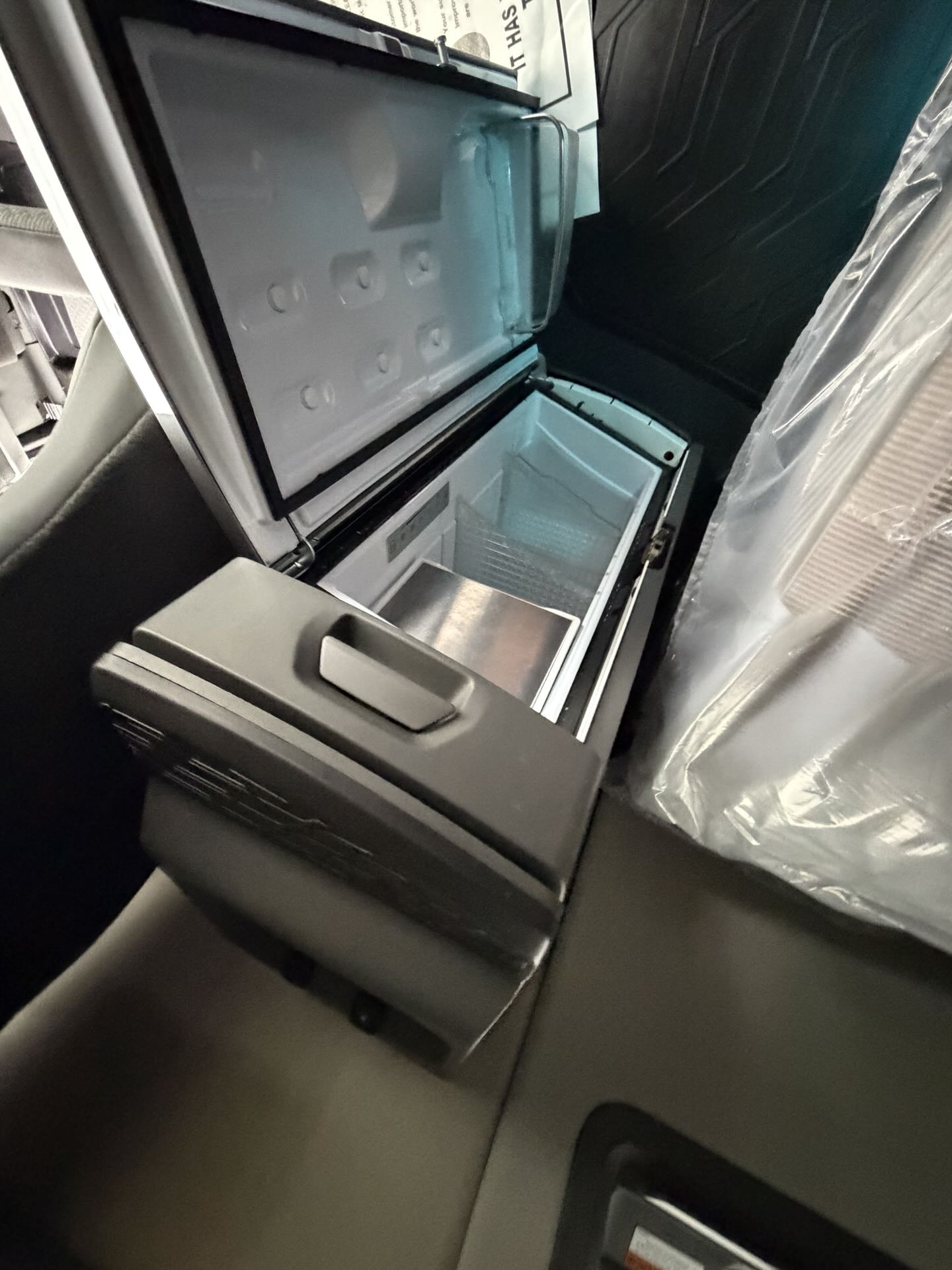 2022 Volvo - image 18