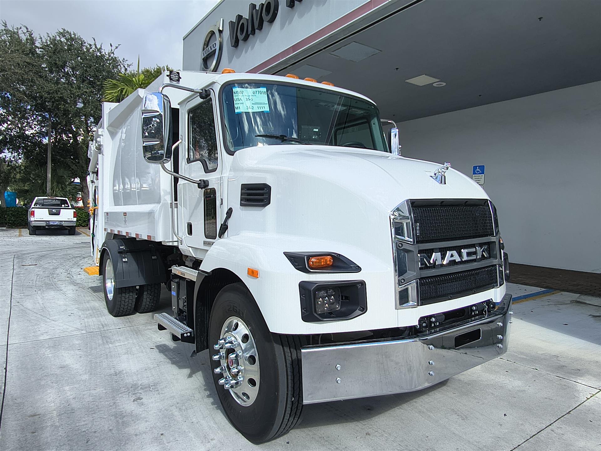 2025 Mack MD7 42R