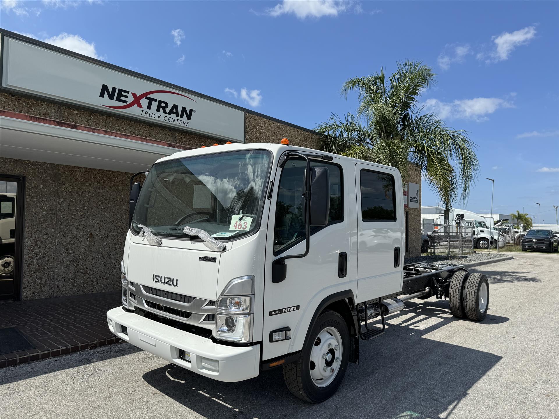 2025 Isuzu NRR-1V404