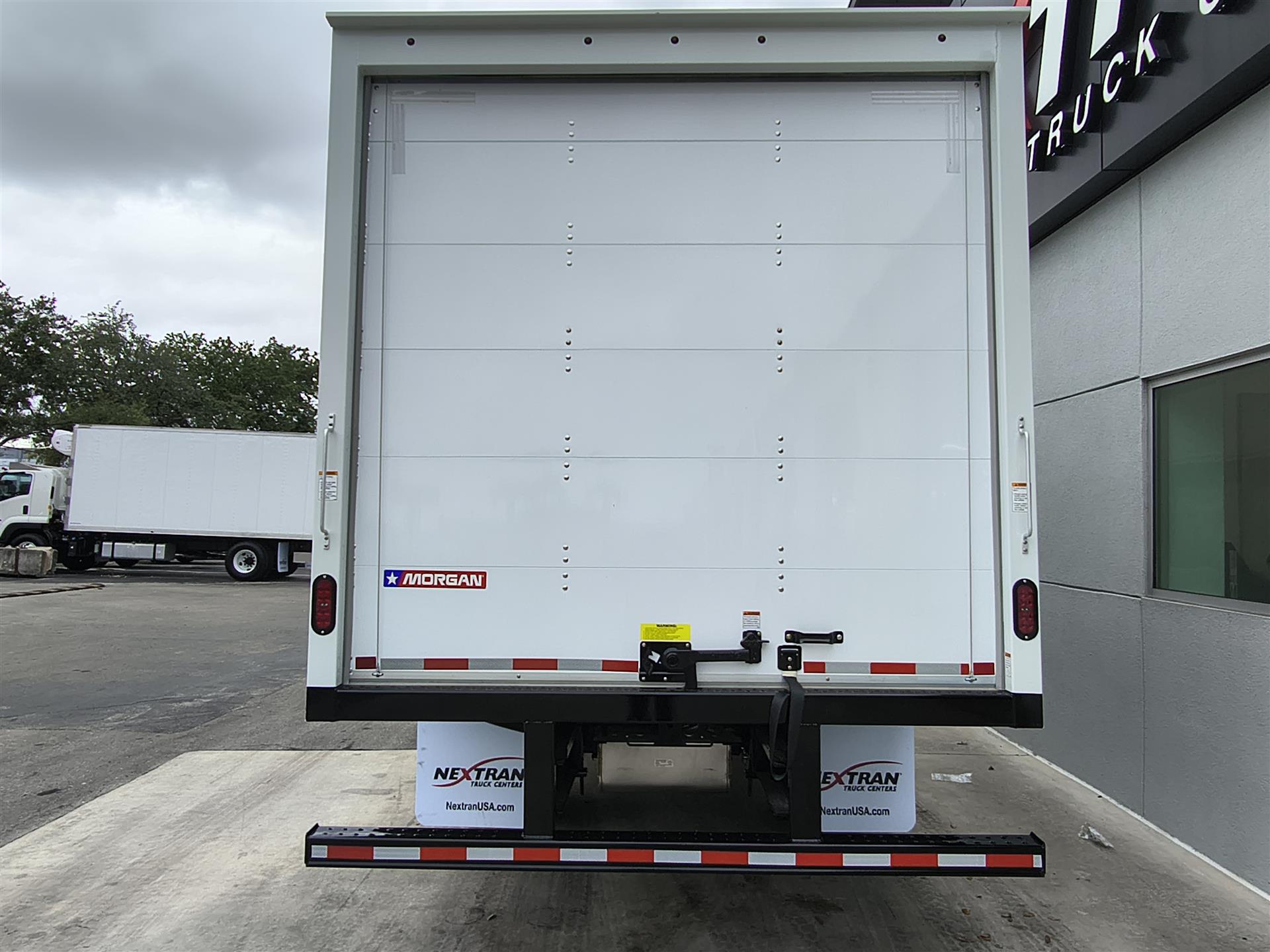 2025 Isuzu - image 5