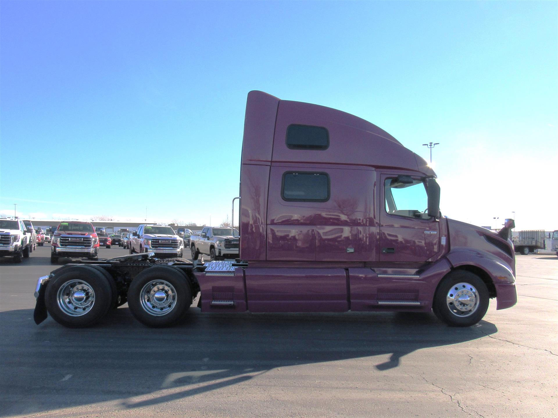 2020 Volvo - image 7