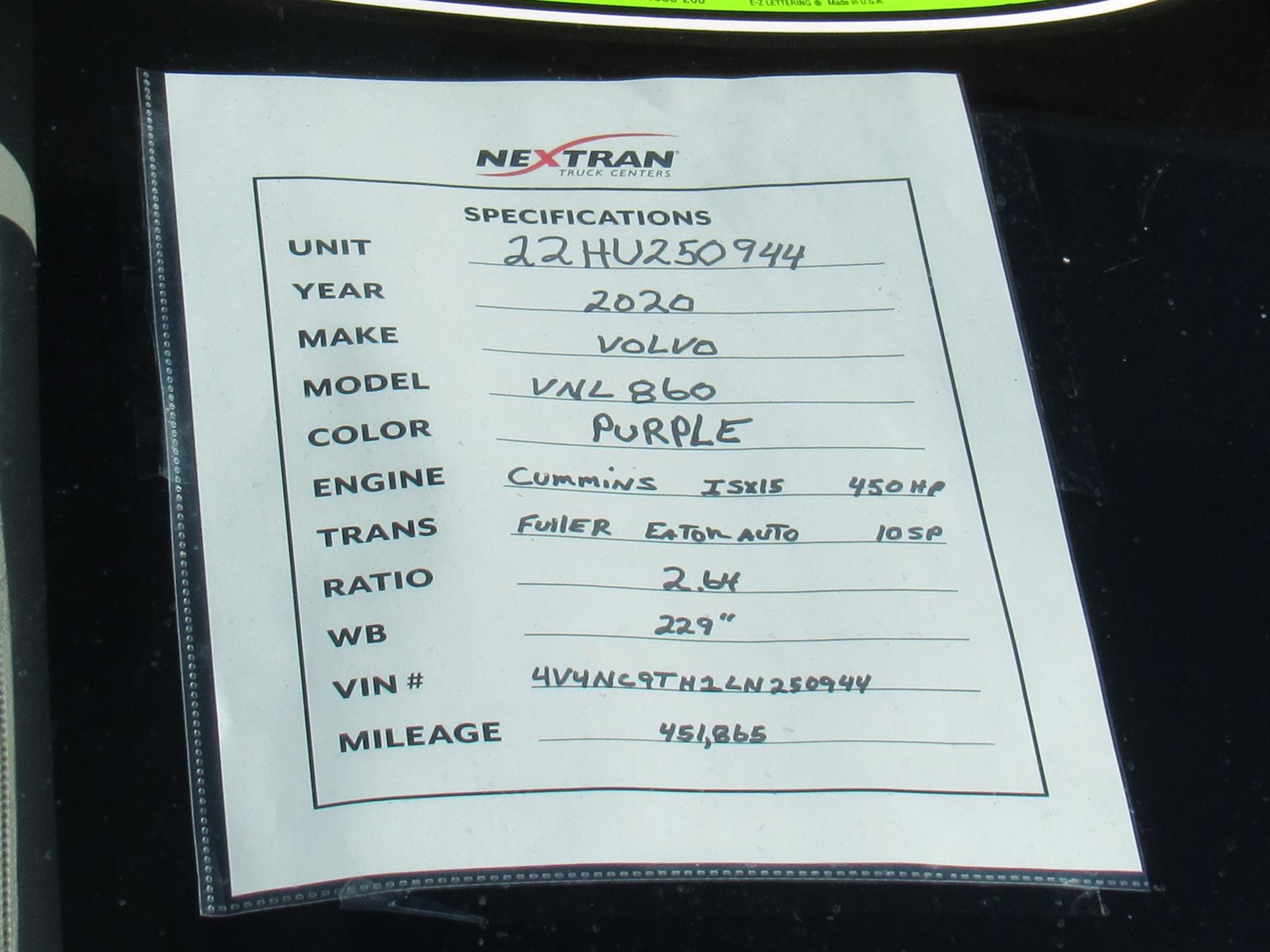 2020 Volvo - image 10