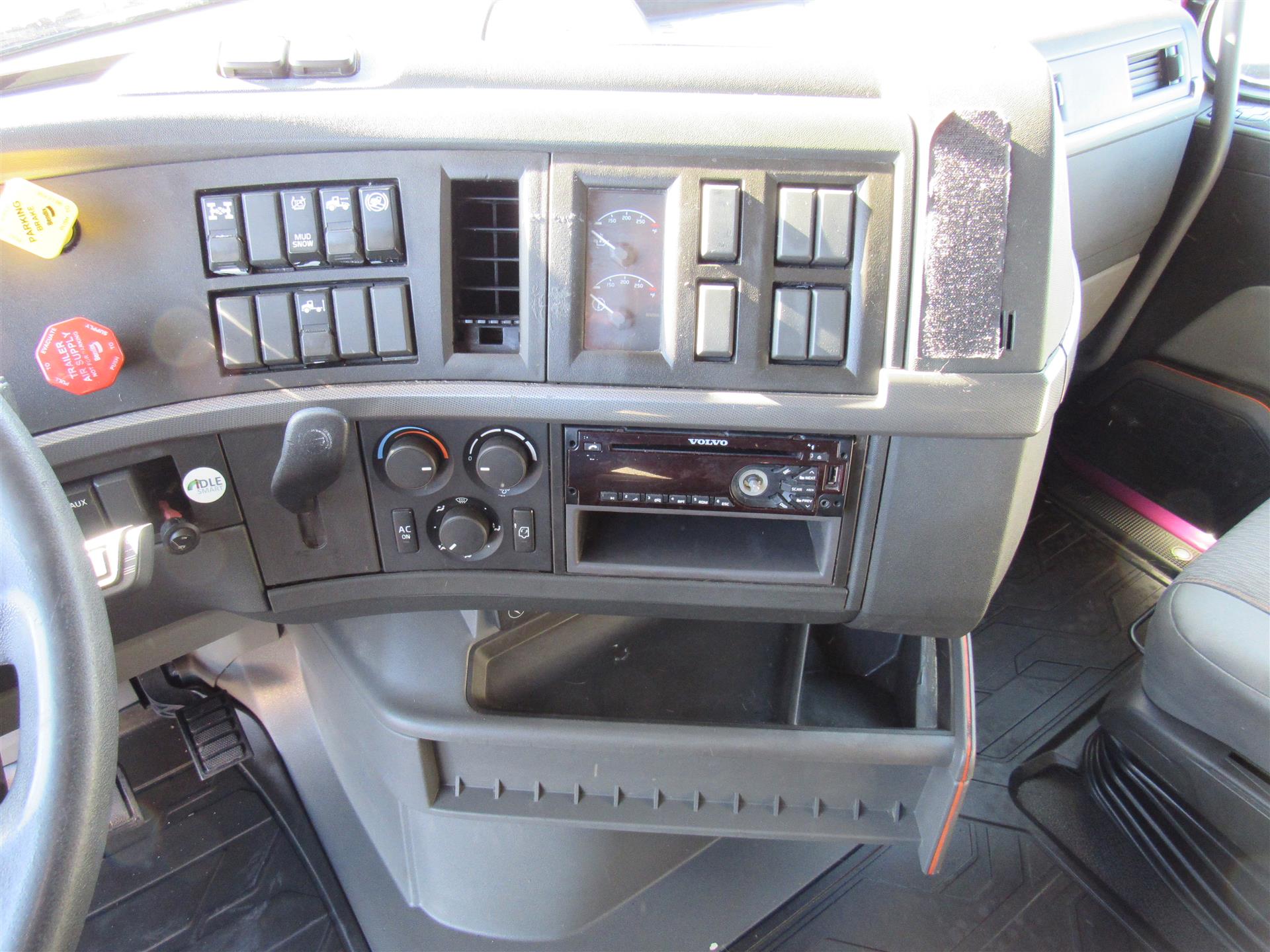 2020 Volvo - image 15