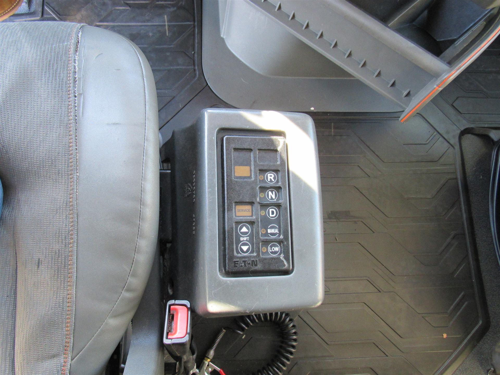 2020 Volvo - image 16