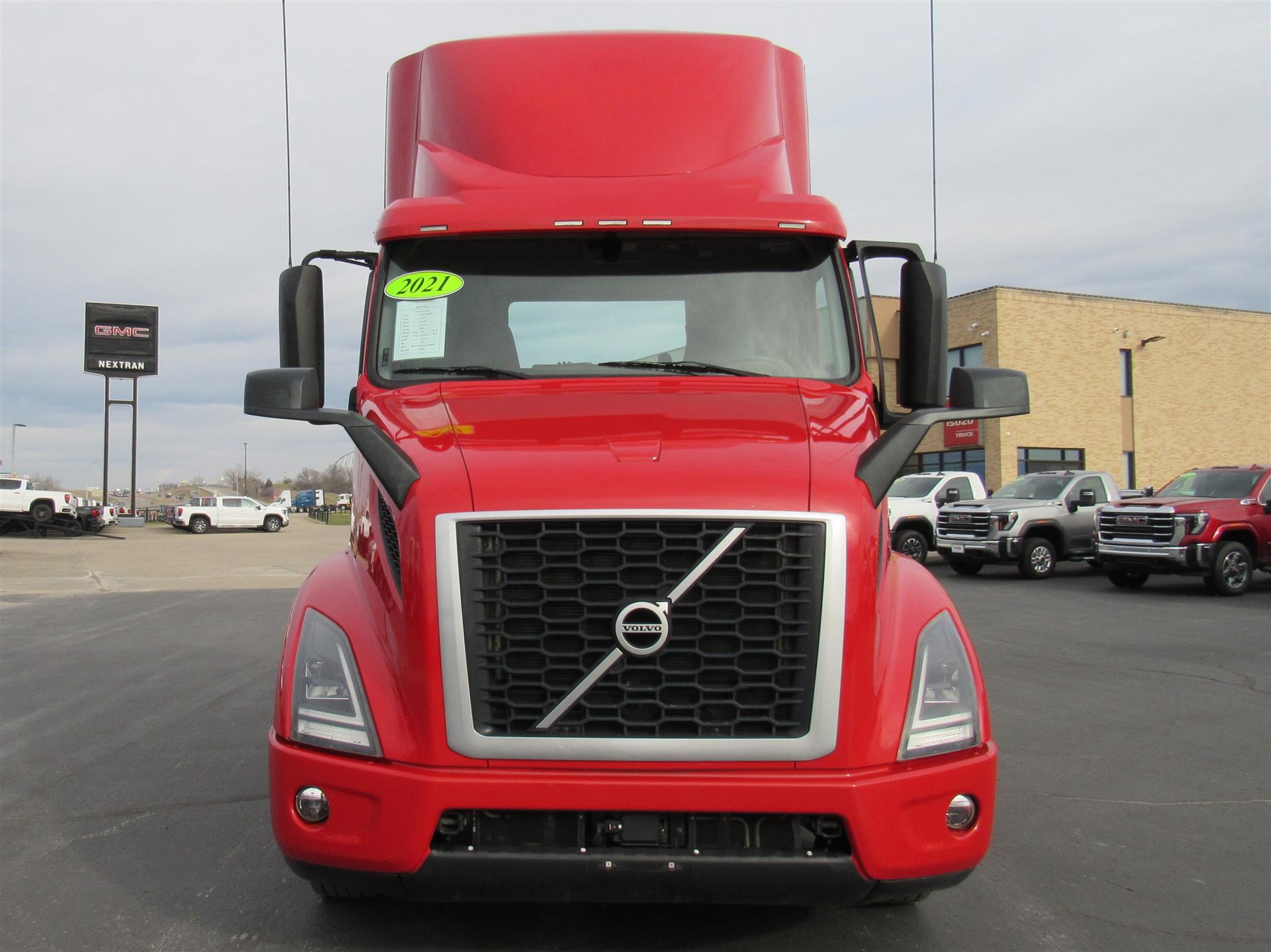 2021 Volvo - image 11