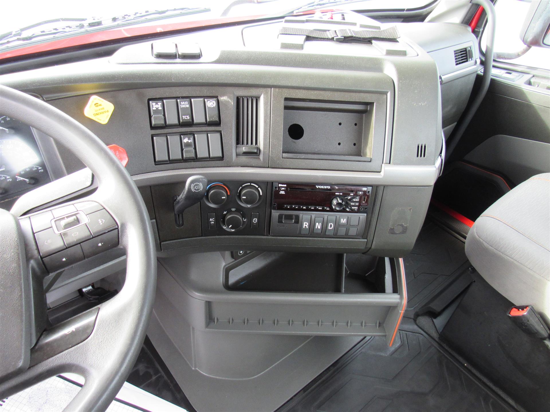 2021 Volvo - image 17