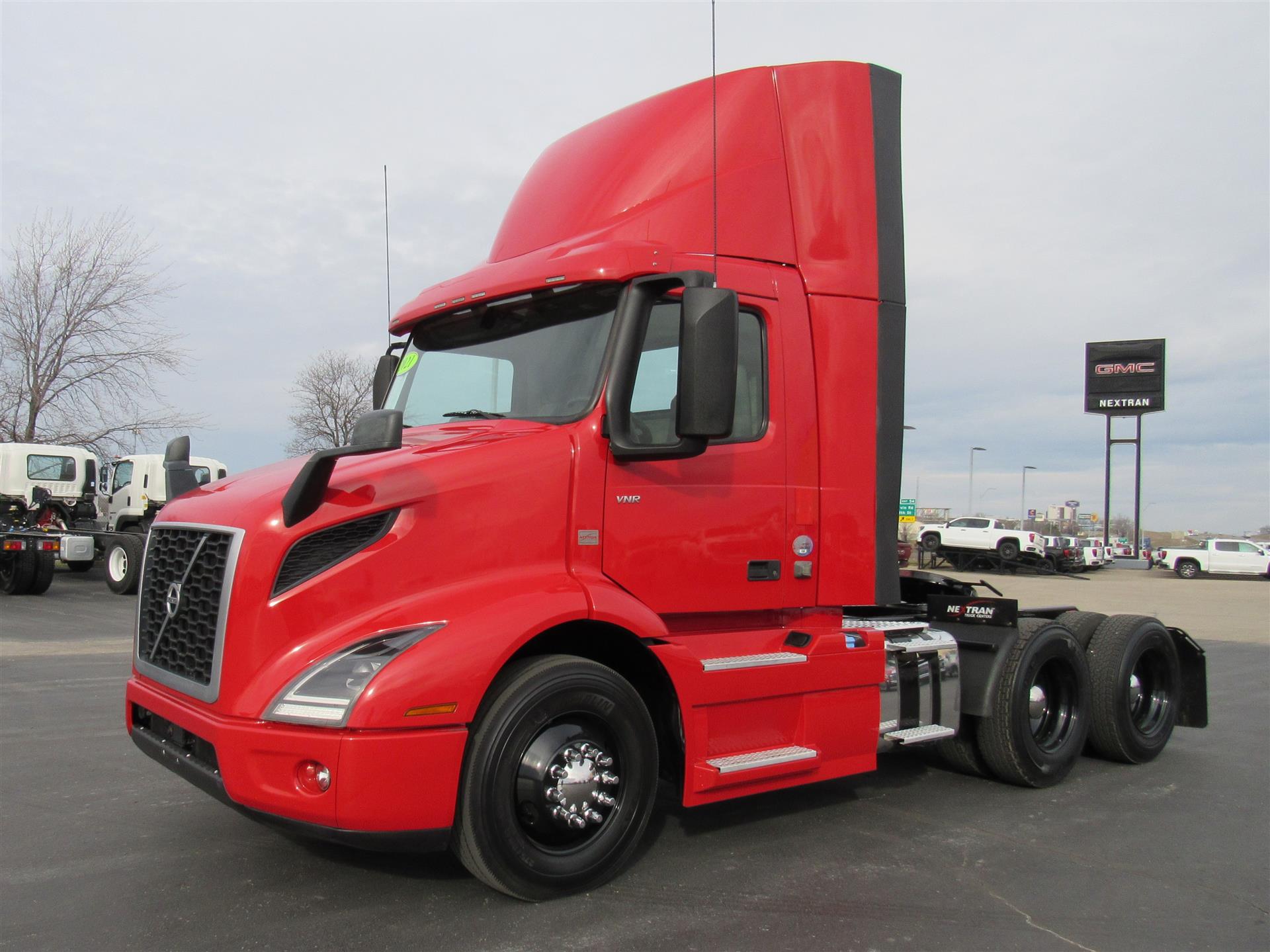 2021 Volvo VNR64T300