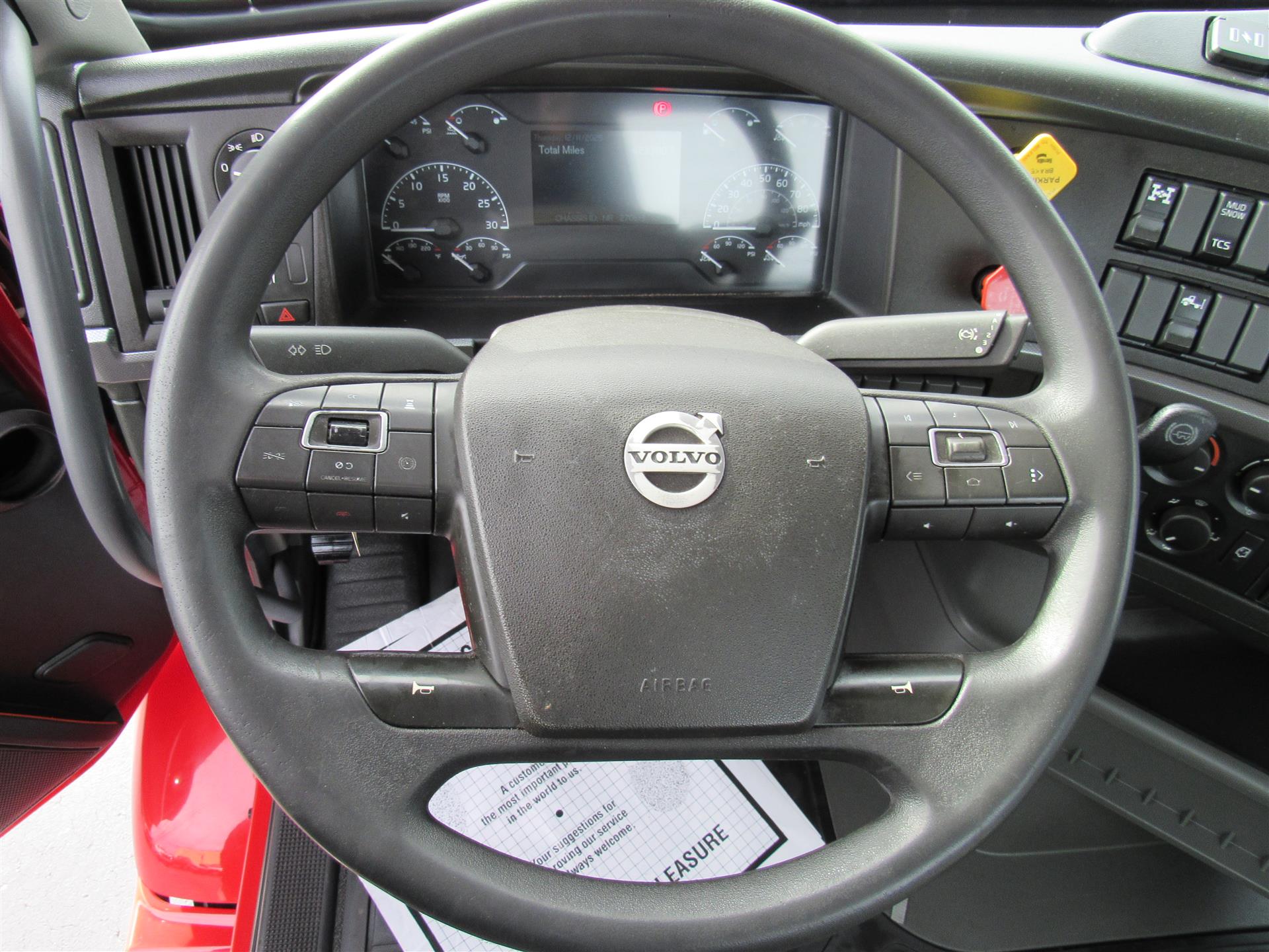 2021 Volvo - image 16