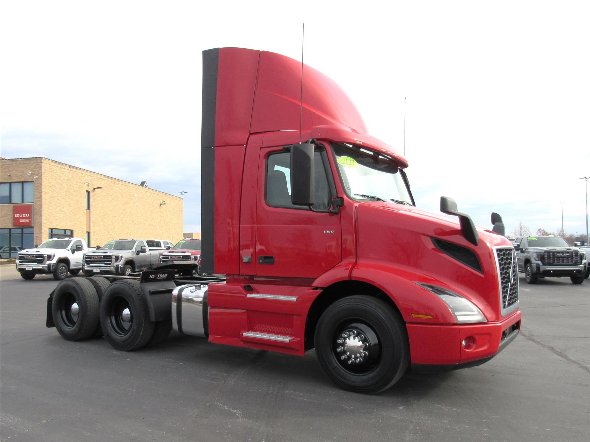 2021 Volvo - image 9