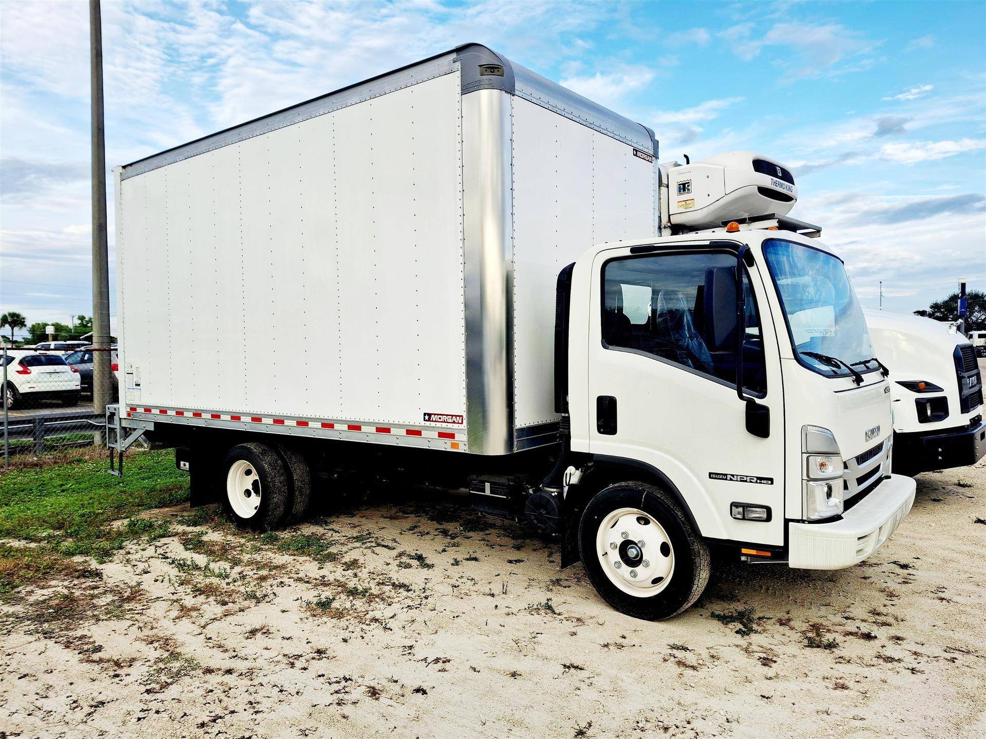 2024 Isuzu - image 4