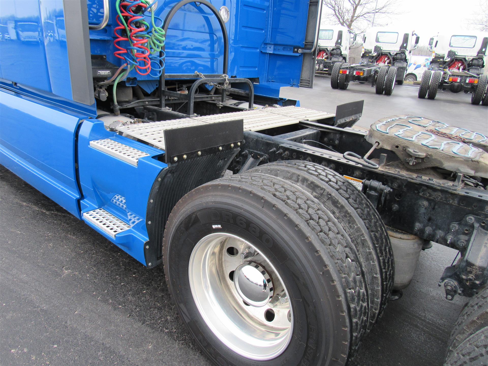 2024 Volvo VNL 860 - image 6