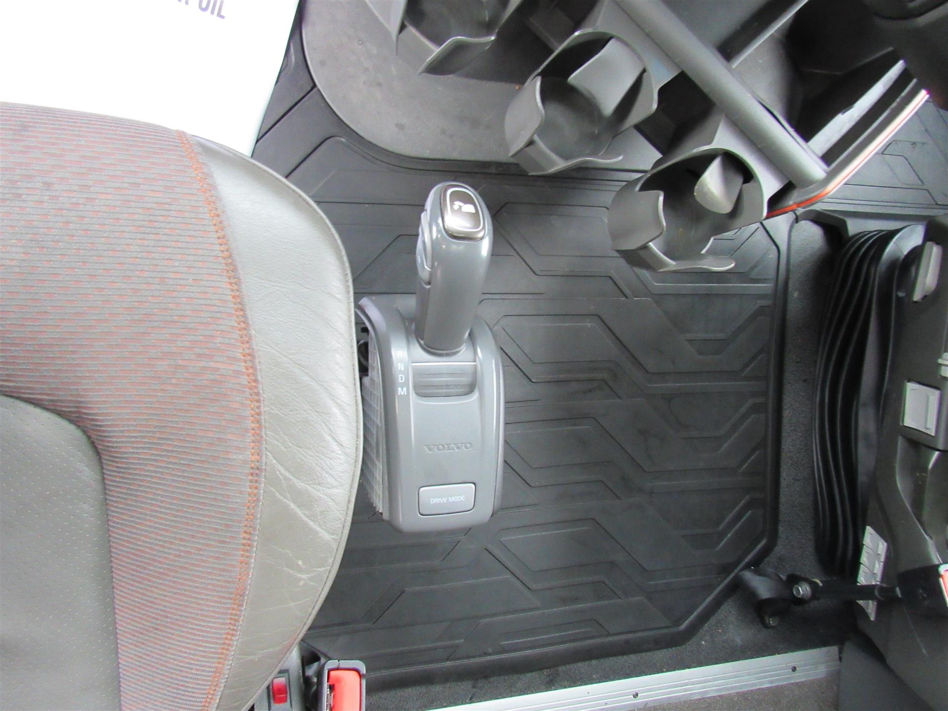 2024 Volvo VNL 860 - image 18