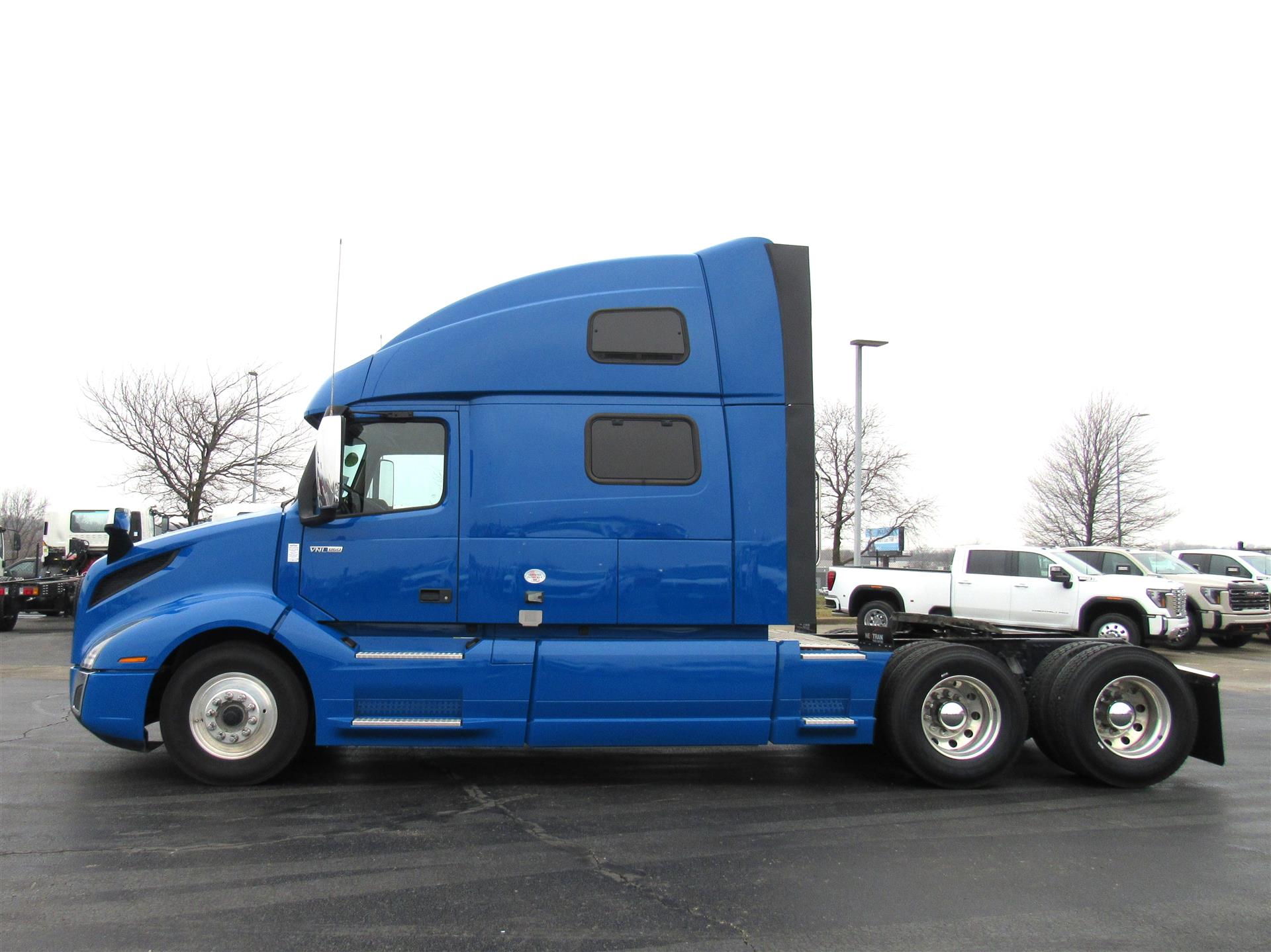 2024 Volvo VNL 860 - image 3