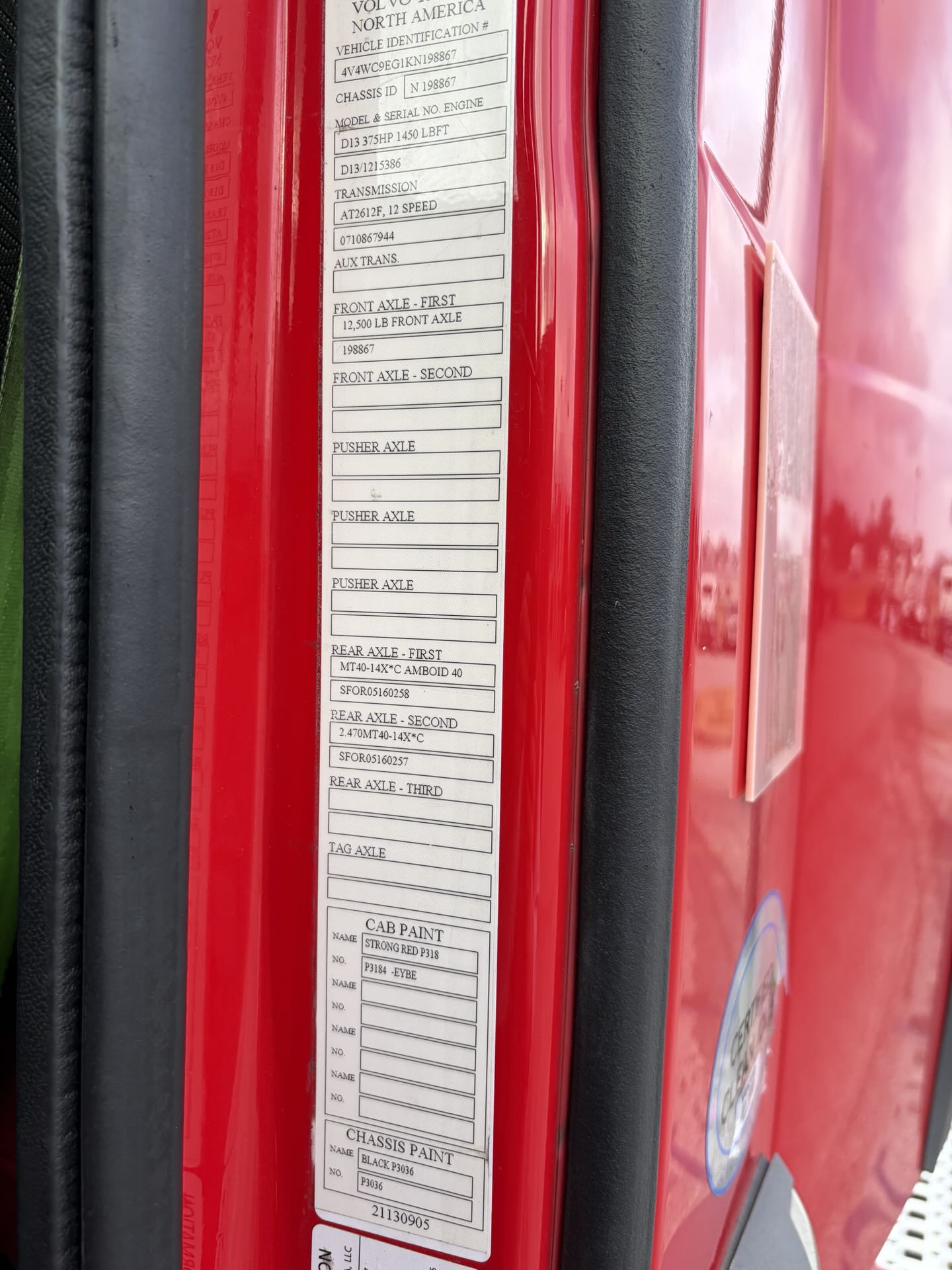 2019 Volvo - image 10