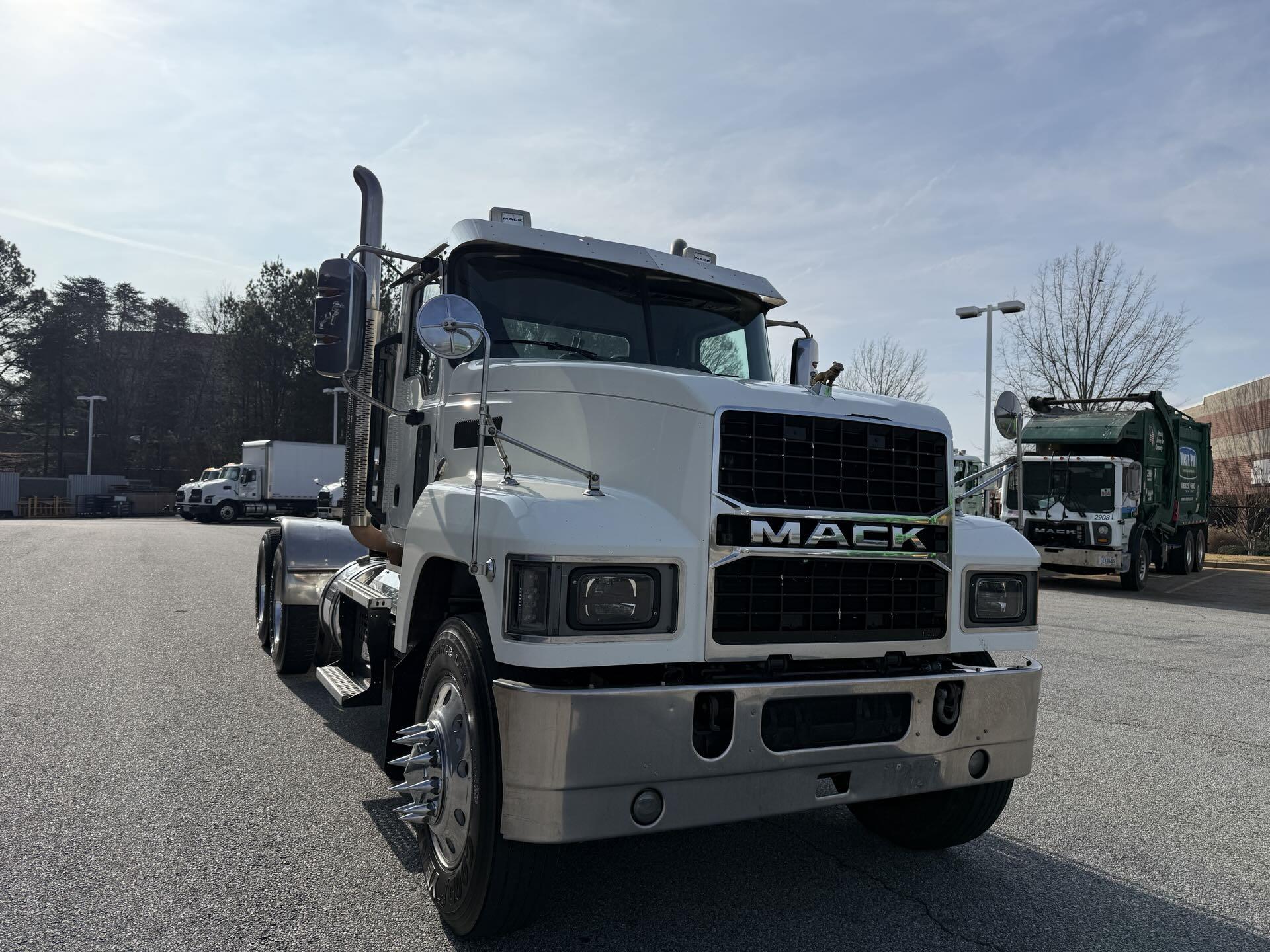 2021 Mack - image 11