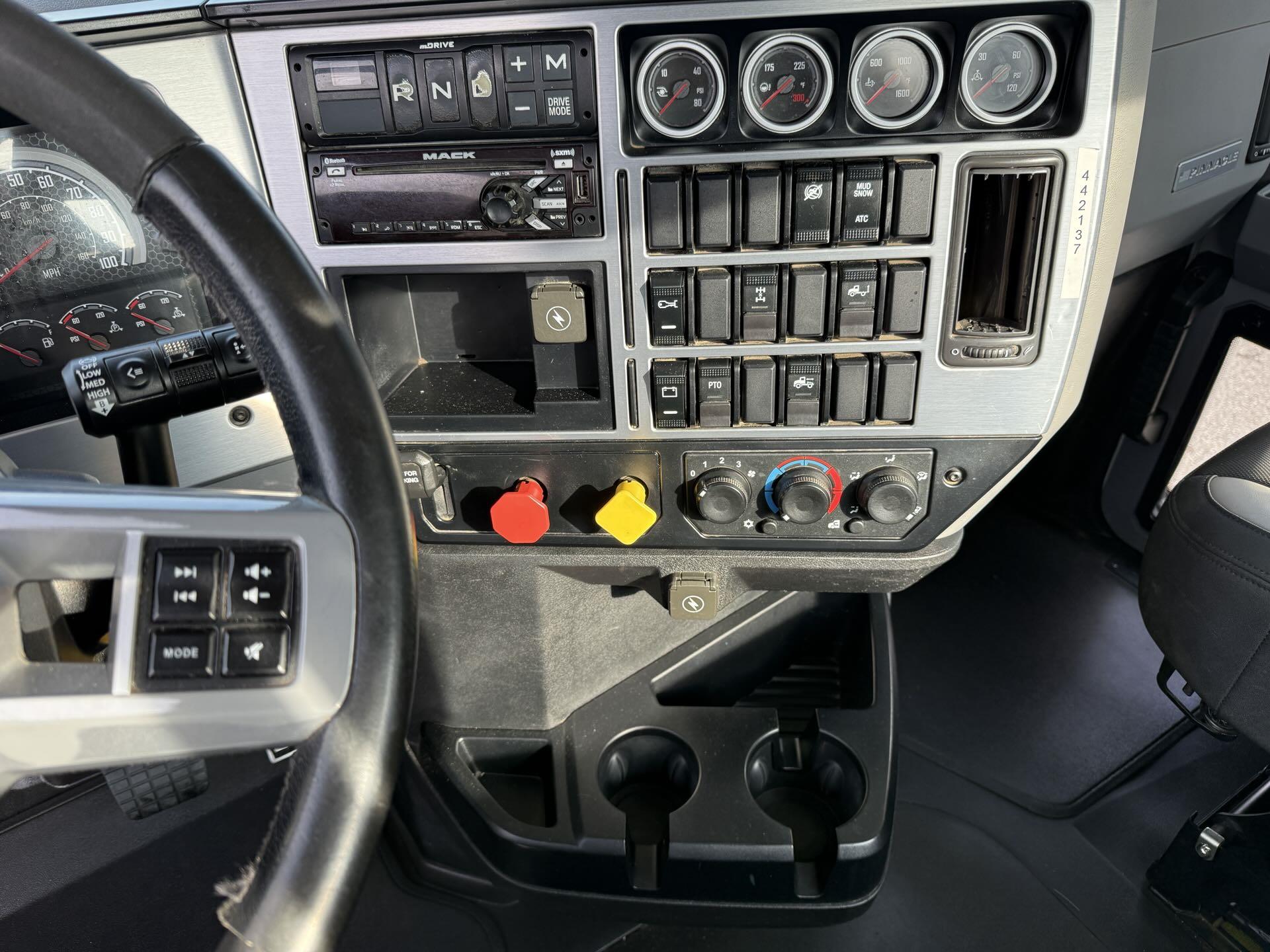 2021 Mack - image 17