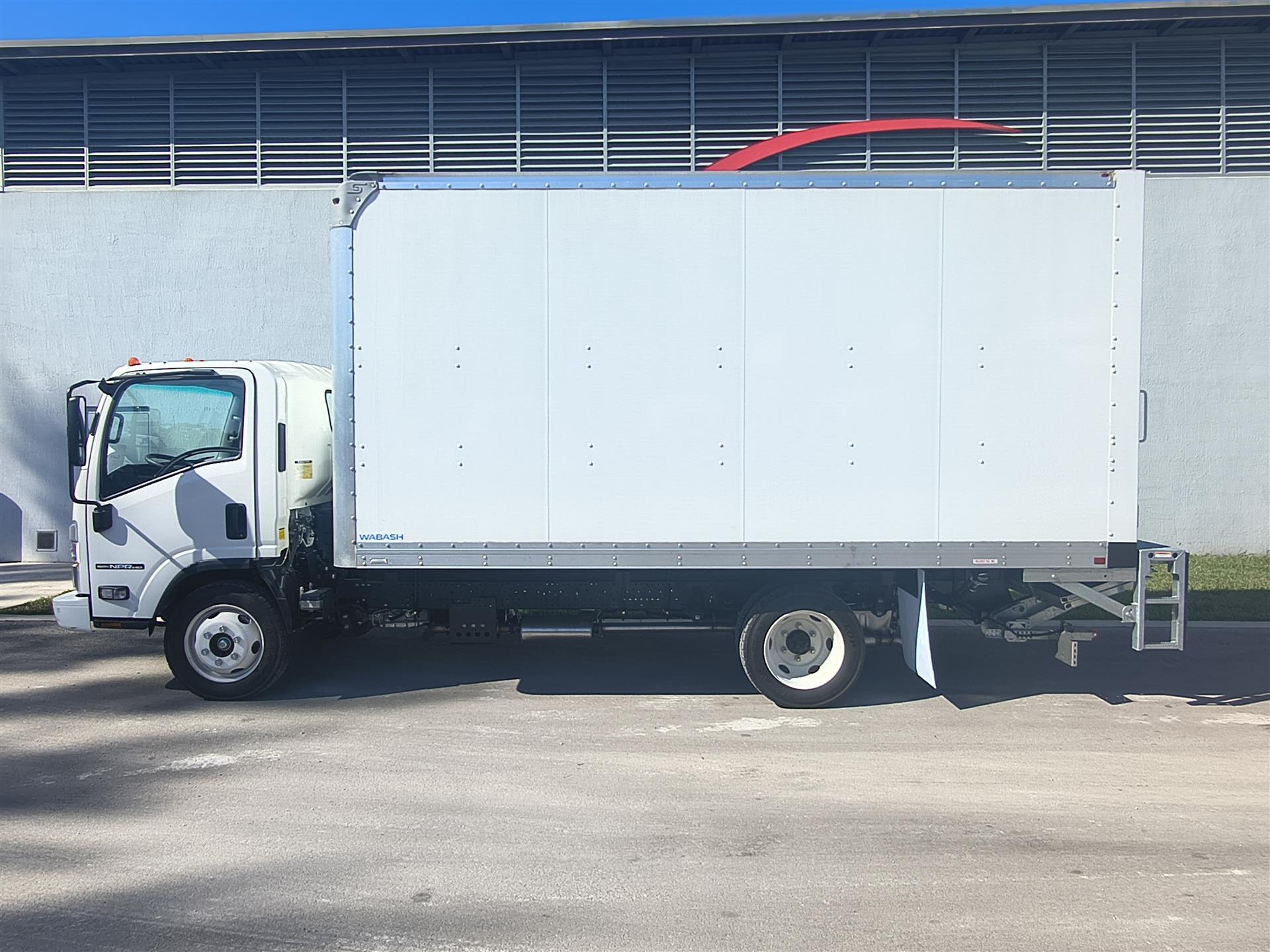 2025 Isuzu - image 8