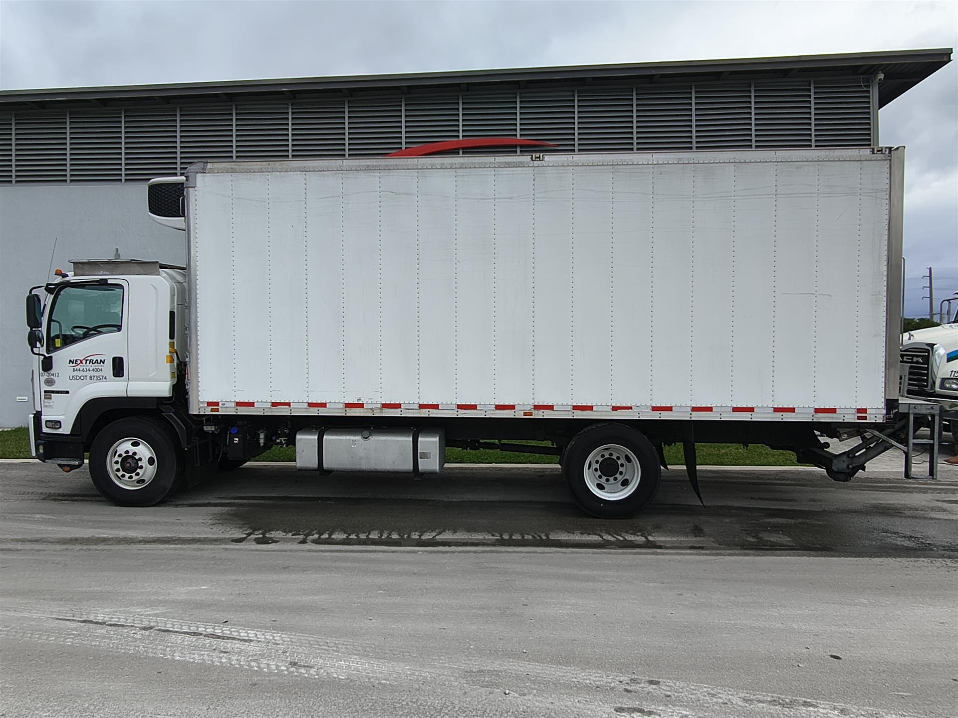 2020 Isuzu FTR - image 8