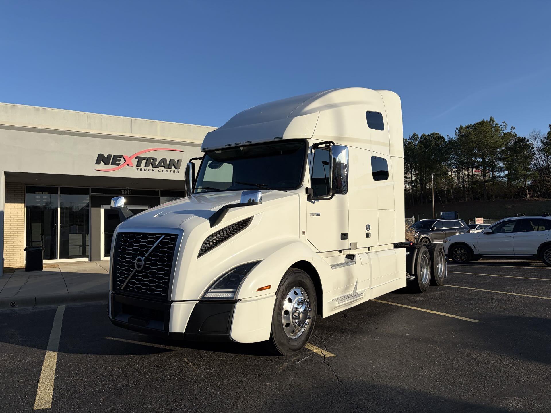 2022 Volvo VNL64T760