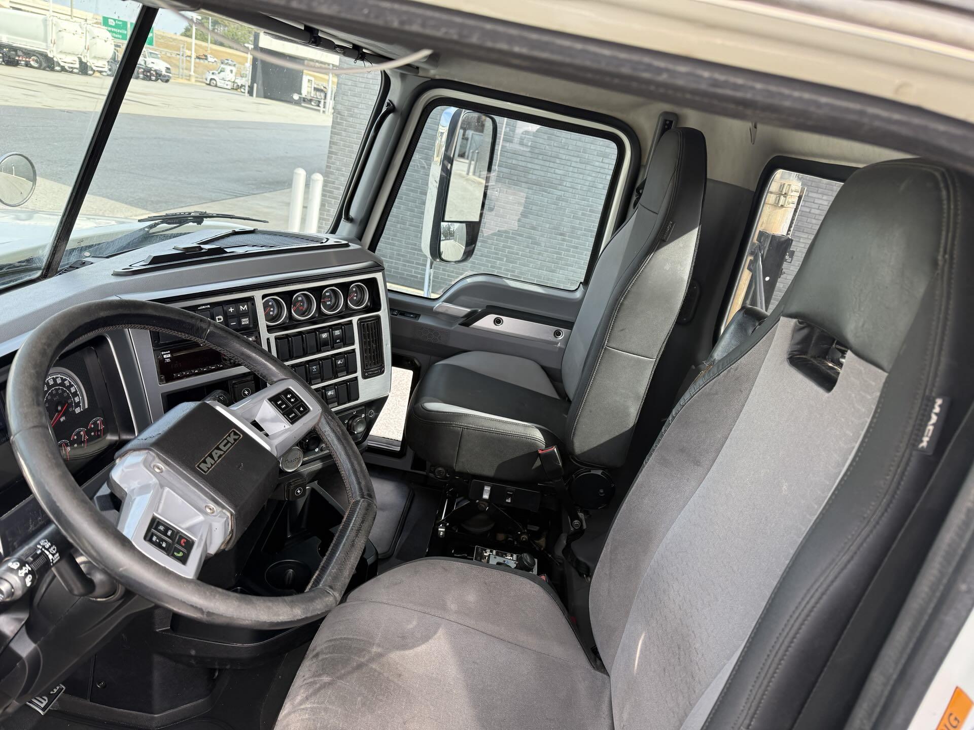 2021 Mack - image 12