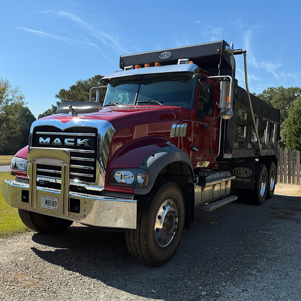 2023 Mack GR64F