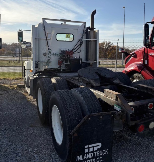 1997 Freightliner - image 4