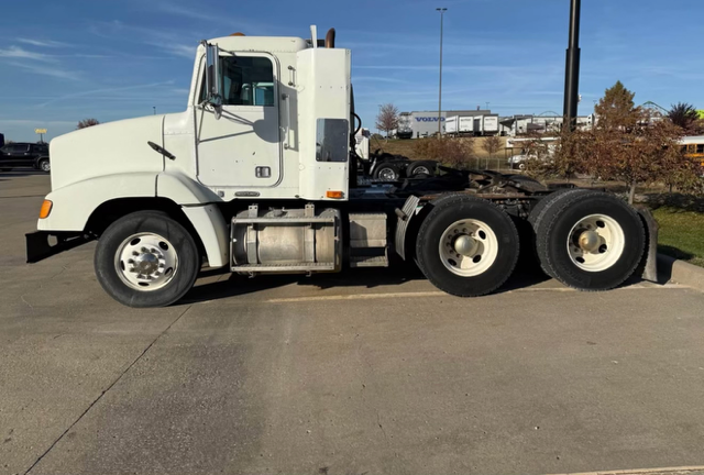 1997 Freightliner FLD120