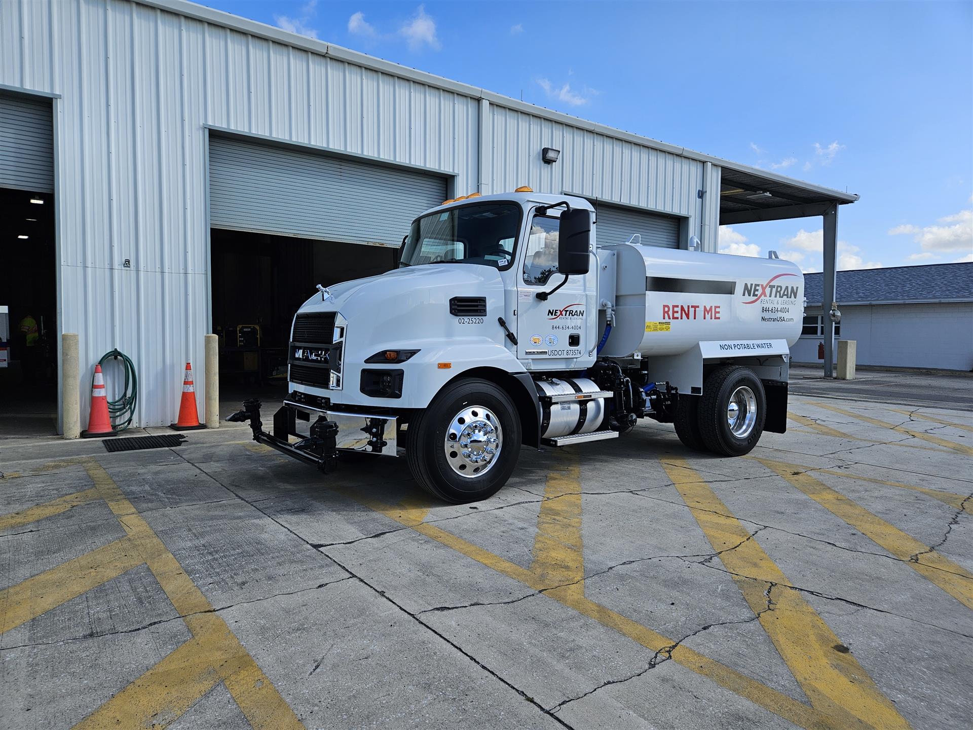 2025 Mack MD642R