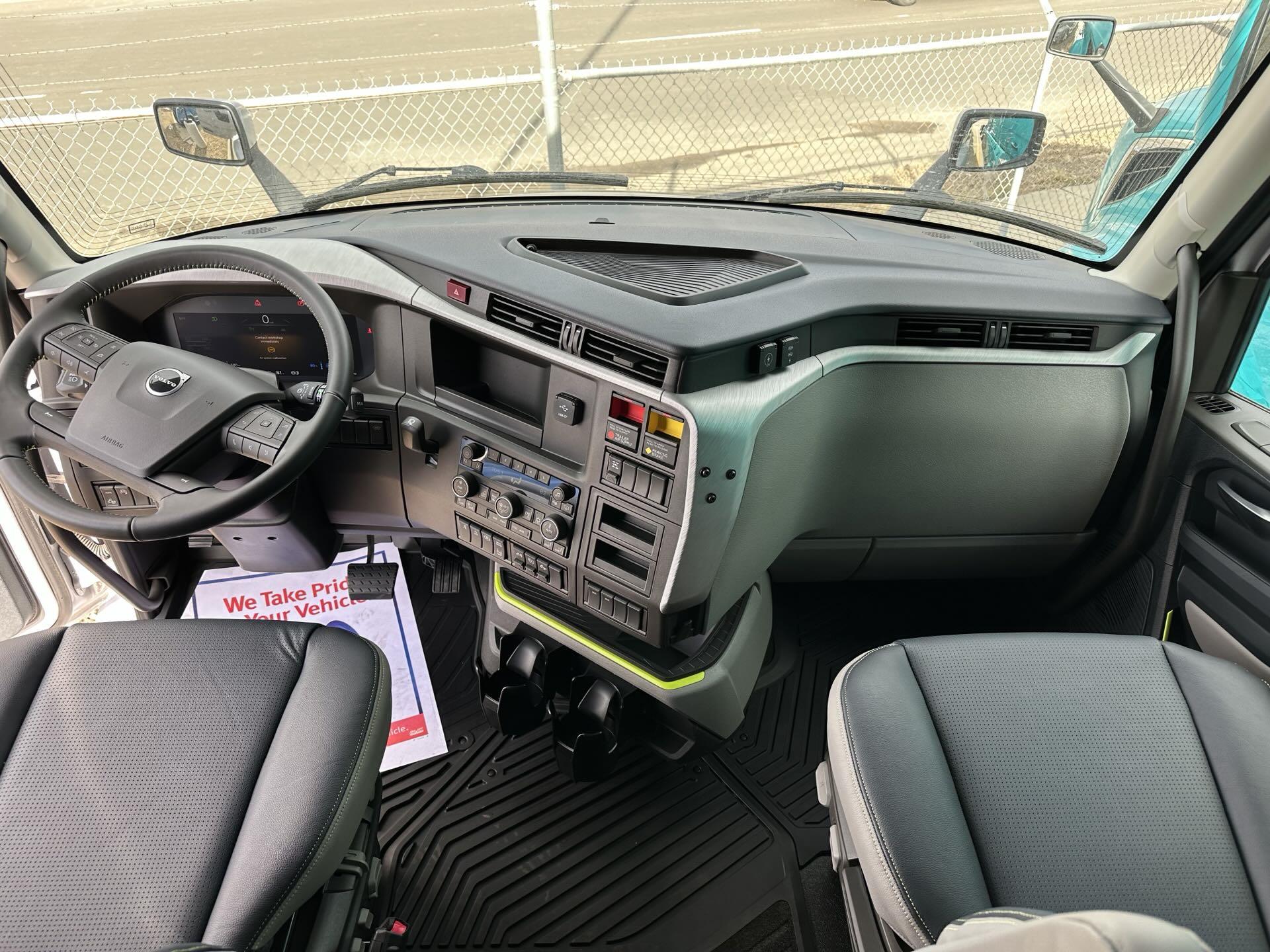 2026 Volvo - image 11