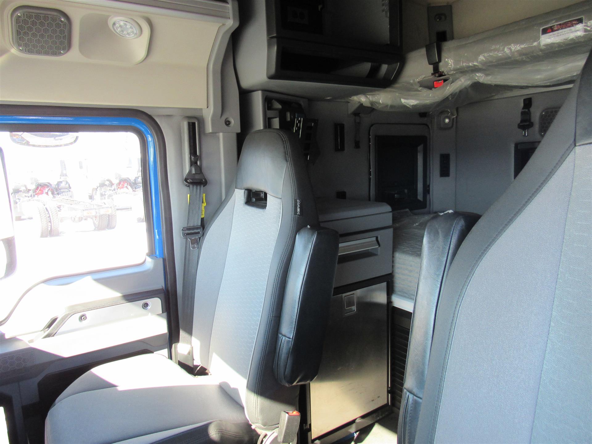 2018 Mack - image 13