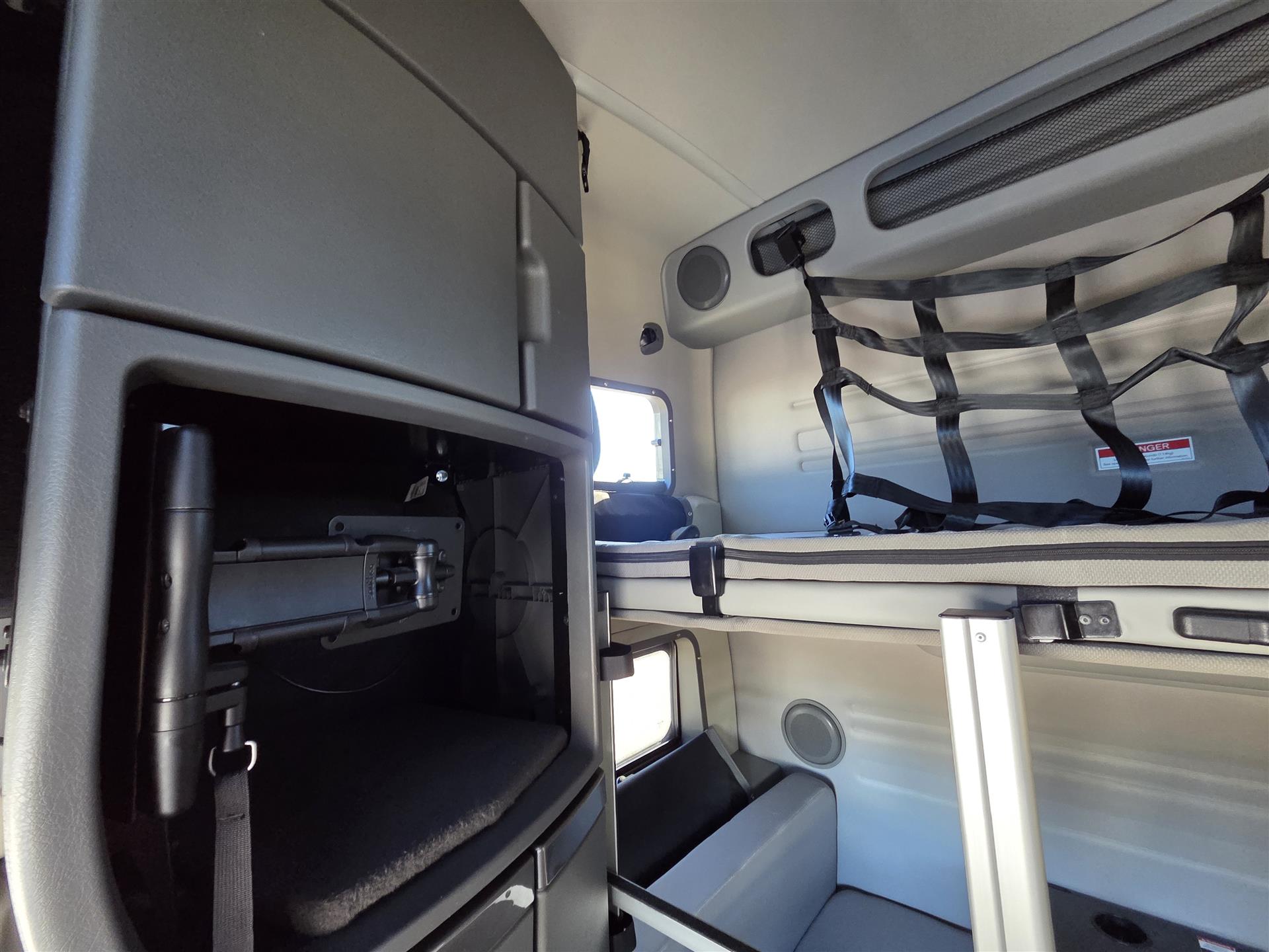 2023 Volvo - image 19