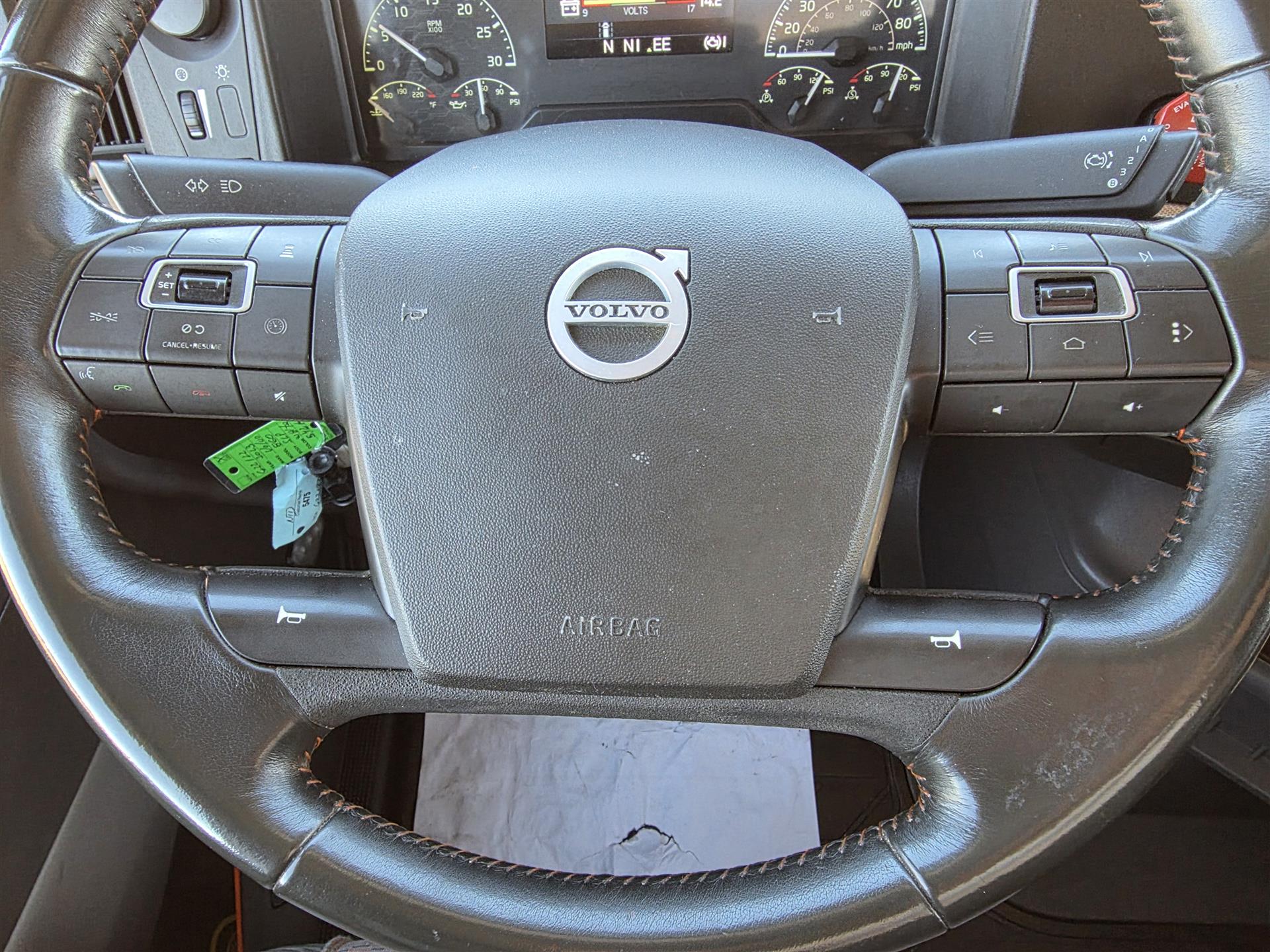 2023 Volvo - image 12