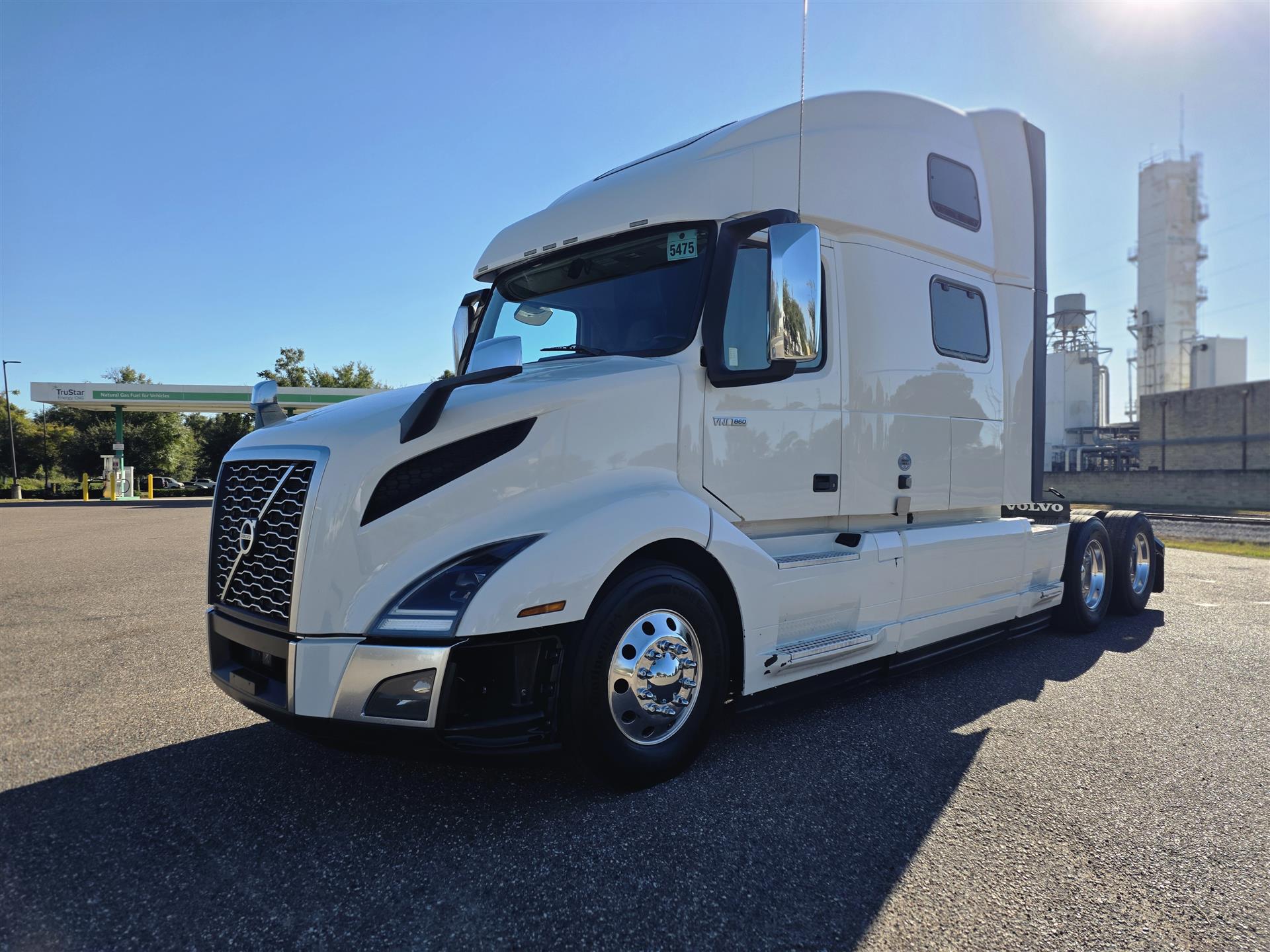 2023 Volvo VNL64T860