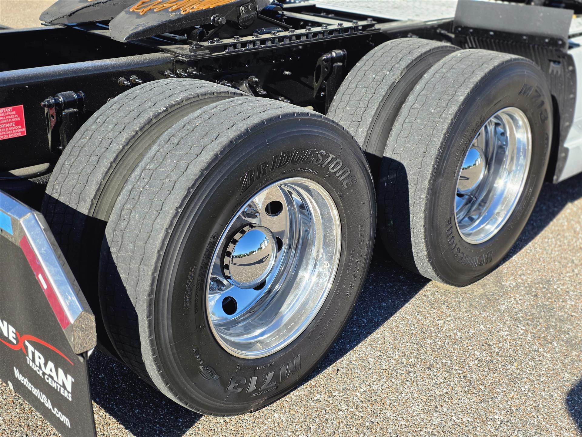 2023 Volvo - image 10