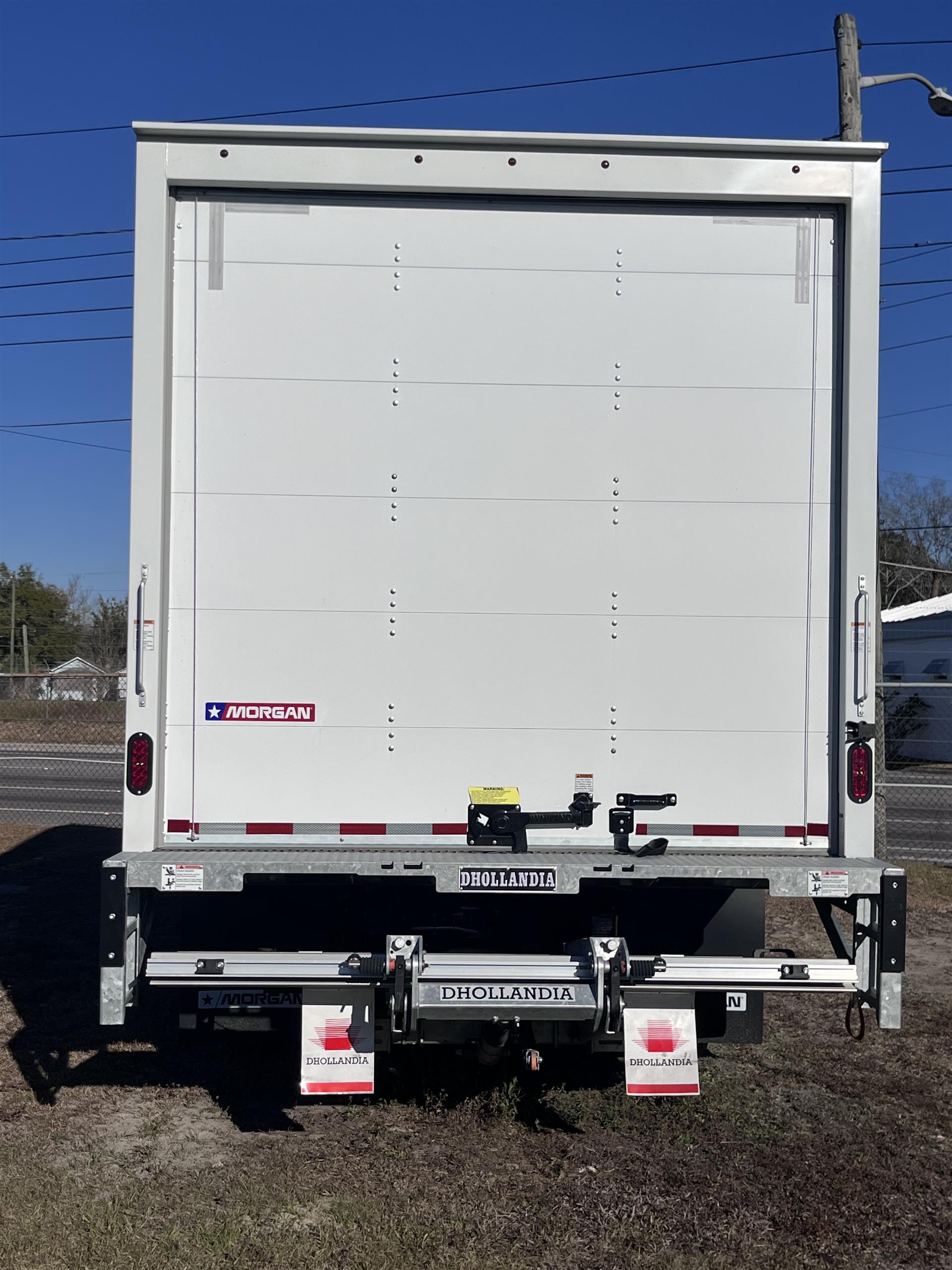 2024 Isuzu - image 2