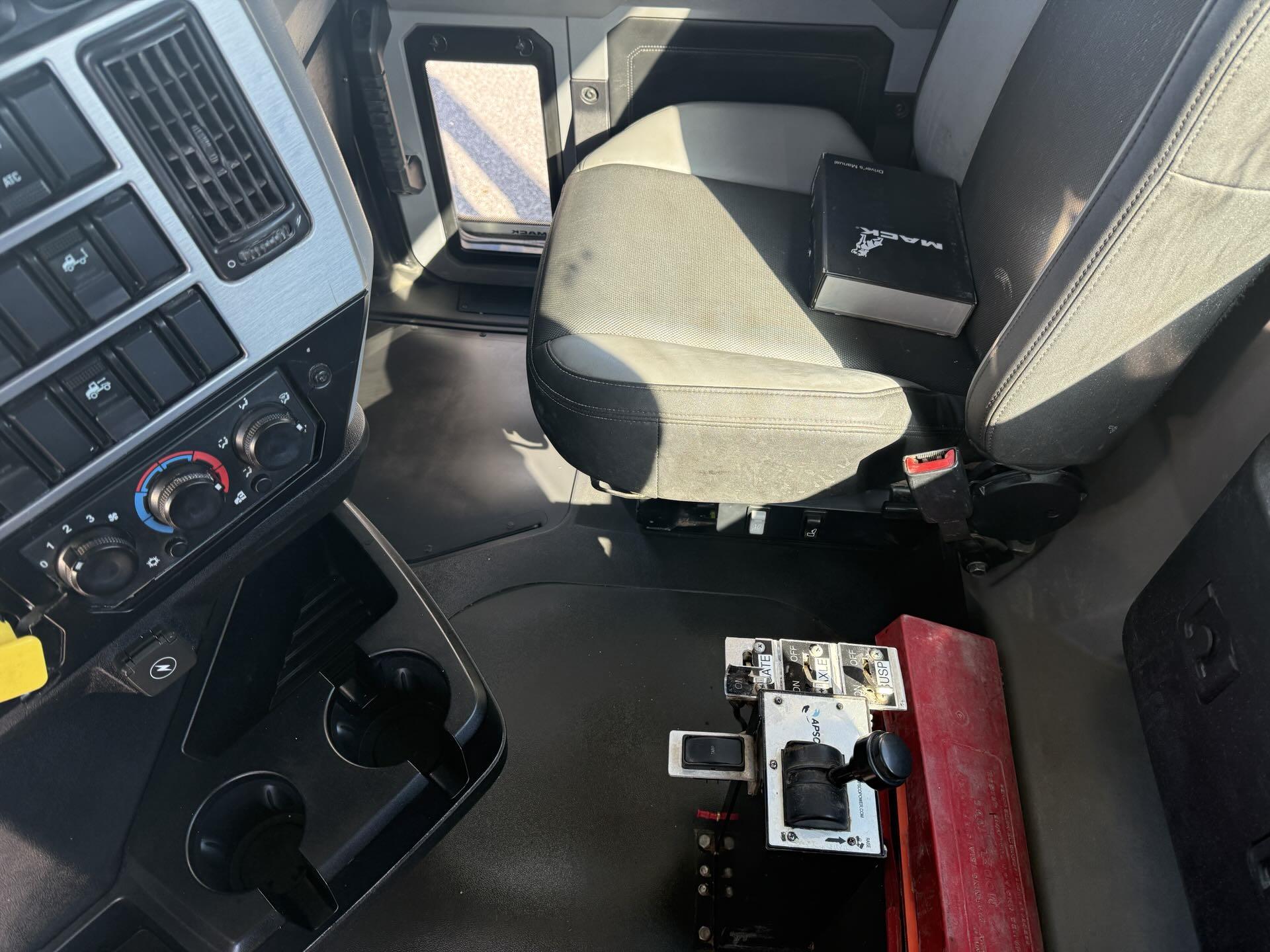 2021 Mack - image 12