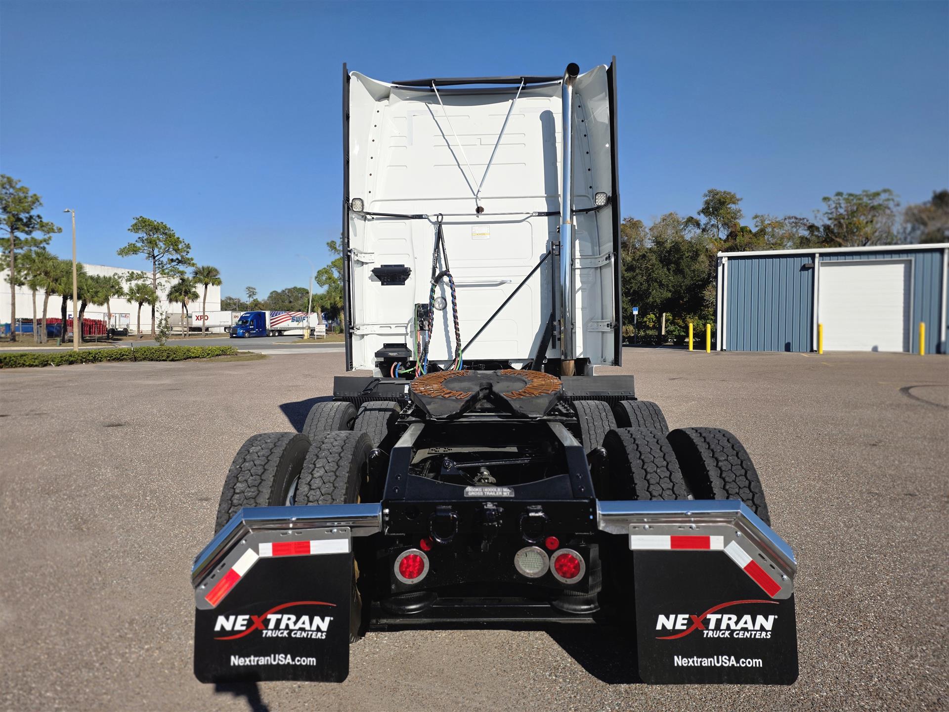 2024 Volvo - image 8