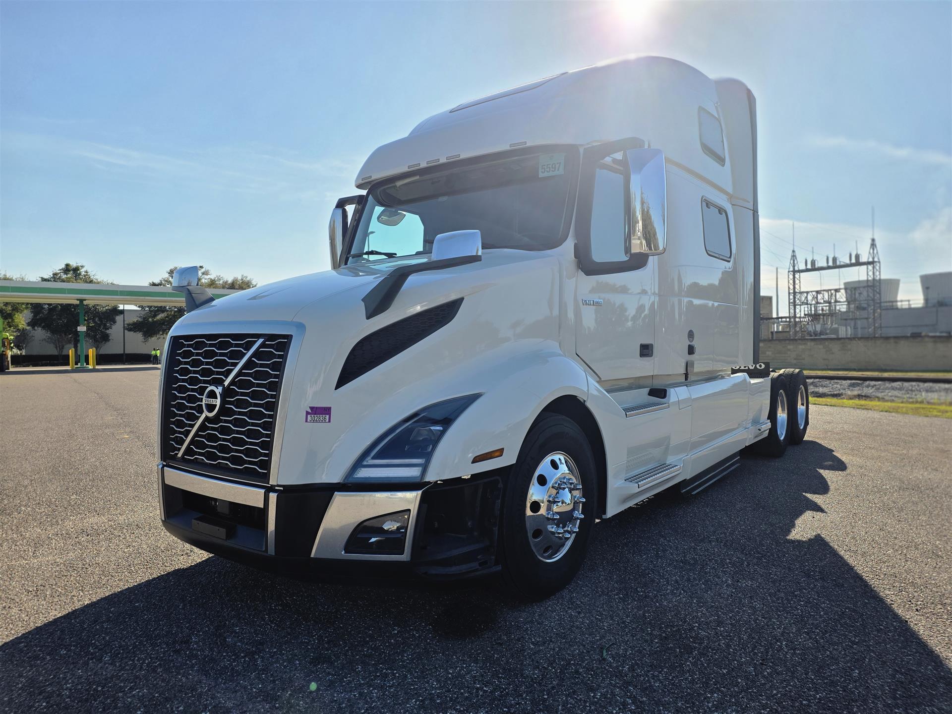 2024 Volvo VNL64T860