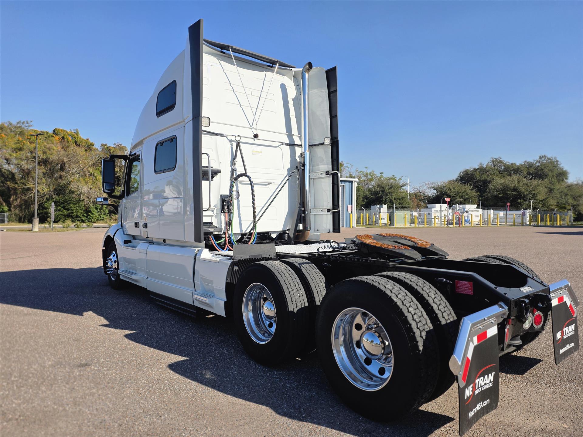 2024 Volvo - image 9