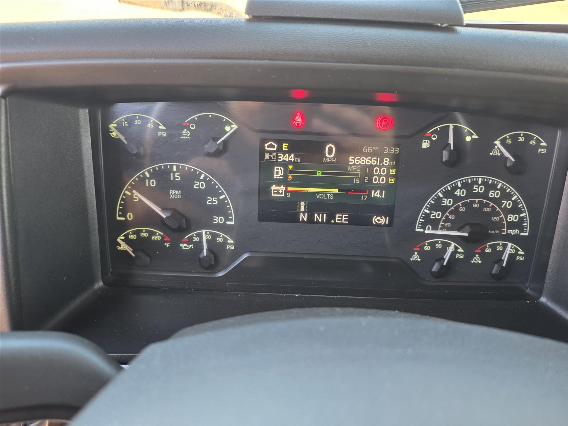 2024 Volvo - image 12