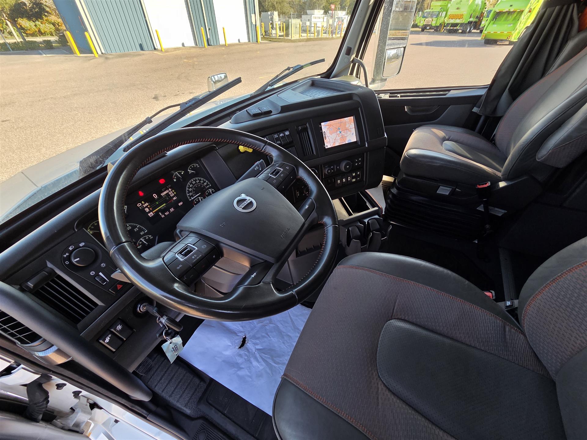 2024 Volvo - image 15