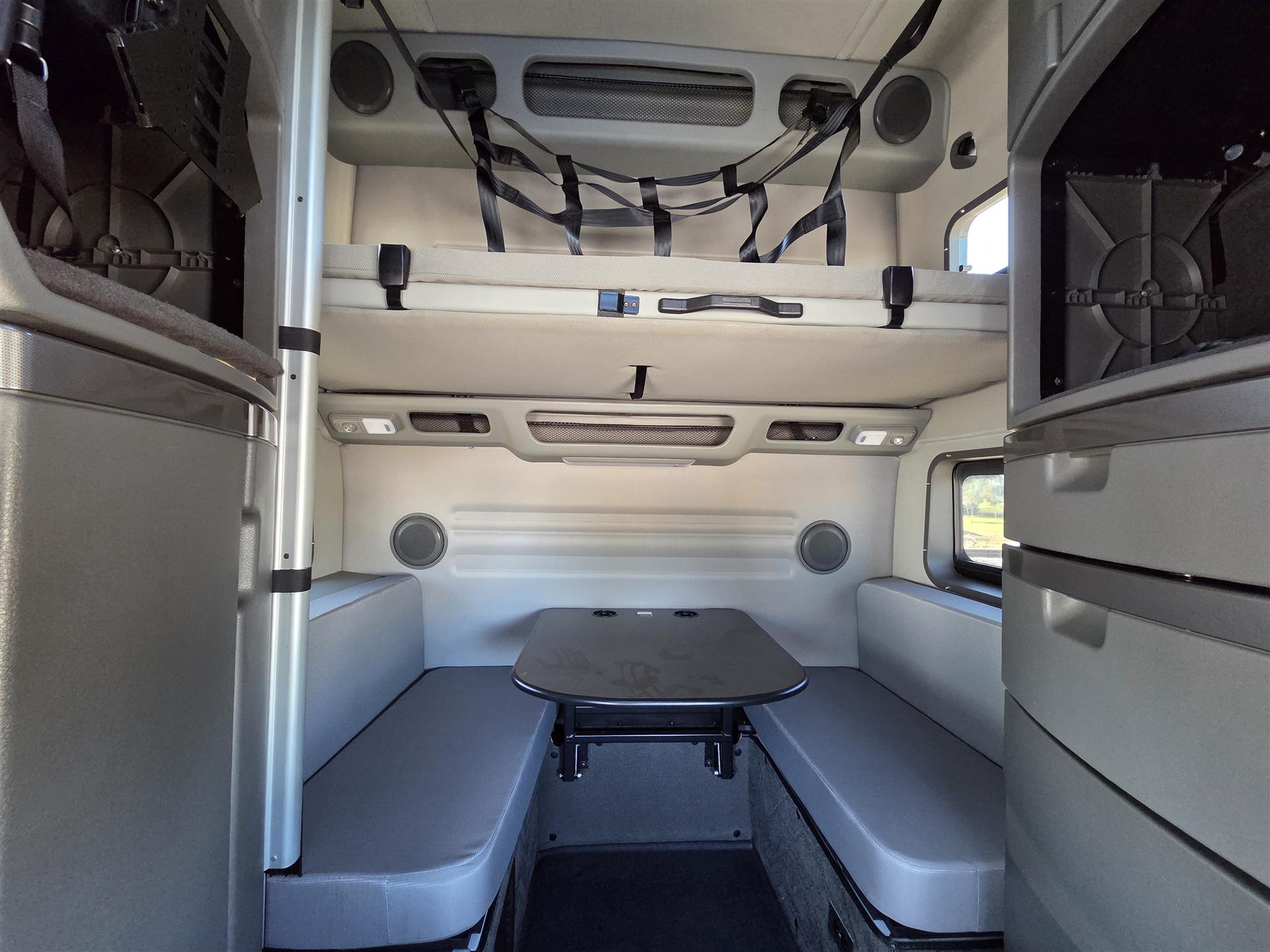 2024 Volvo - image 20