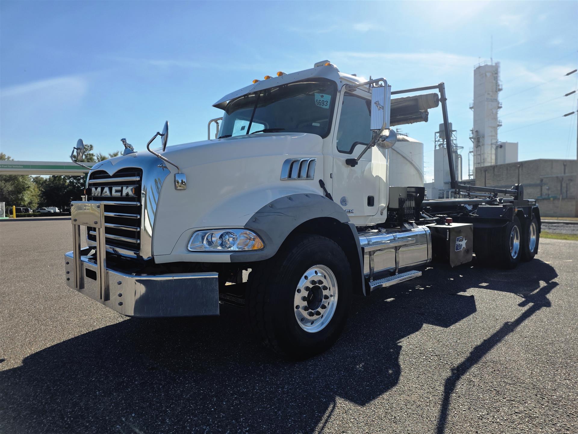 2016 Mack GU713