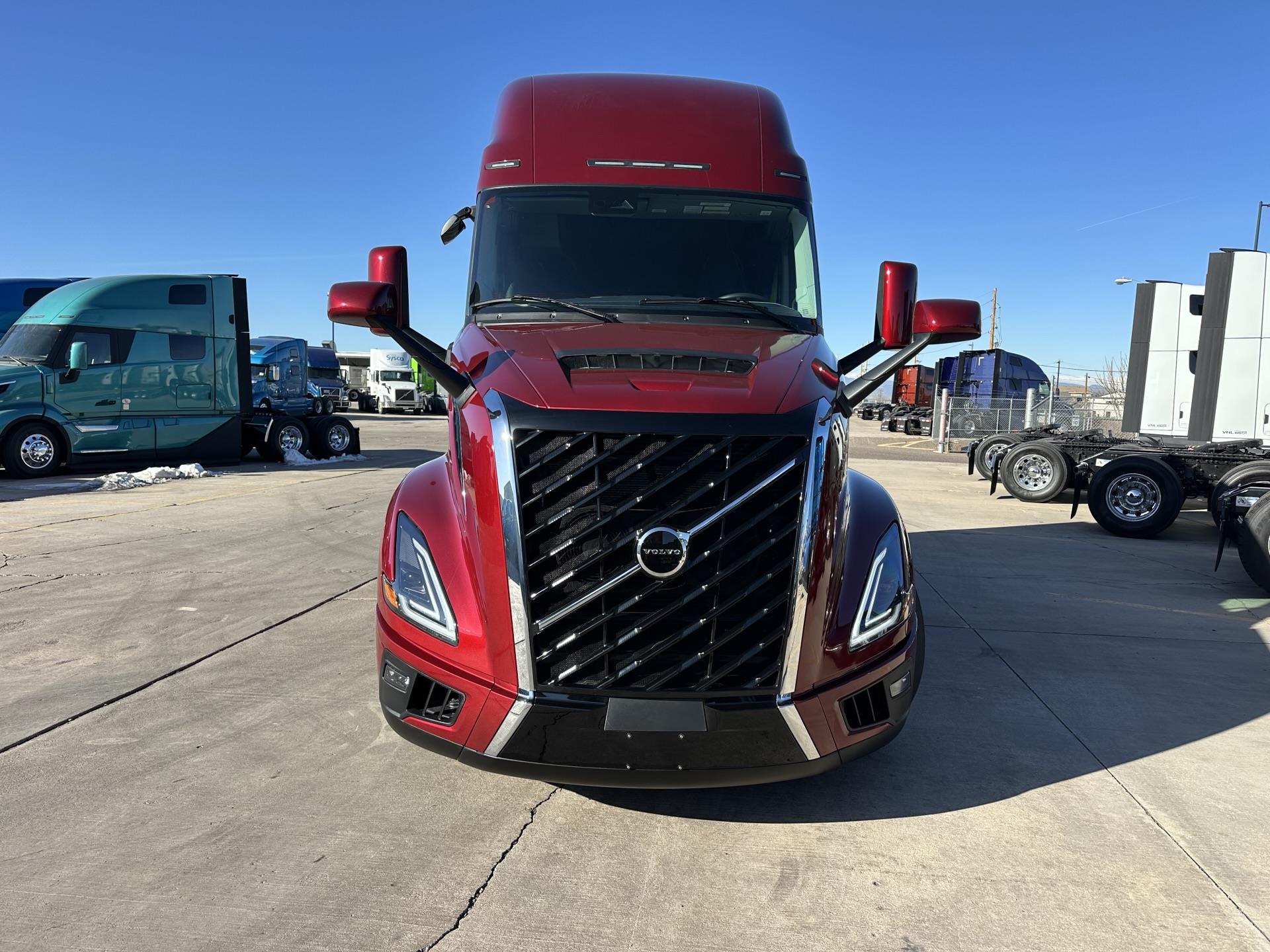 2026 Volvo - image 5