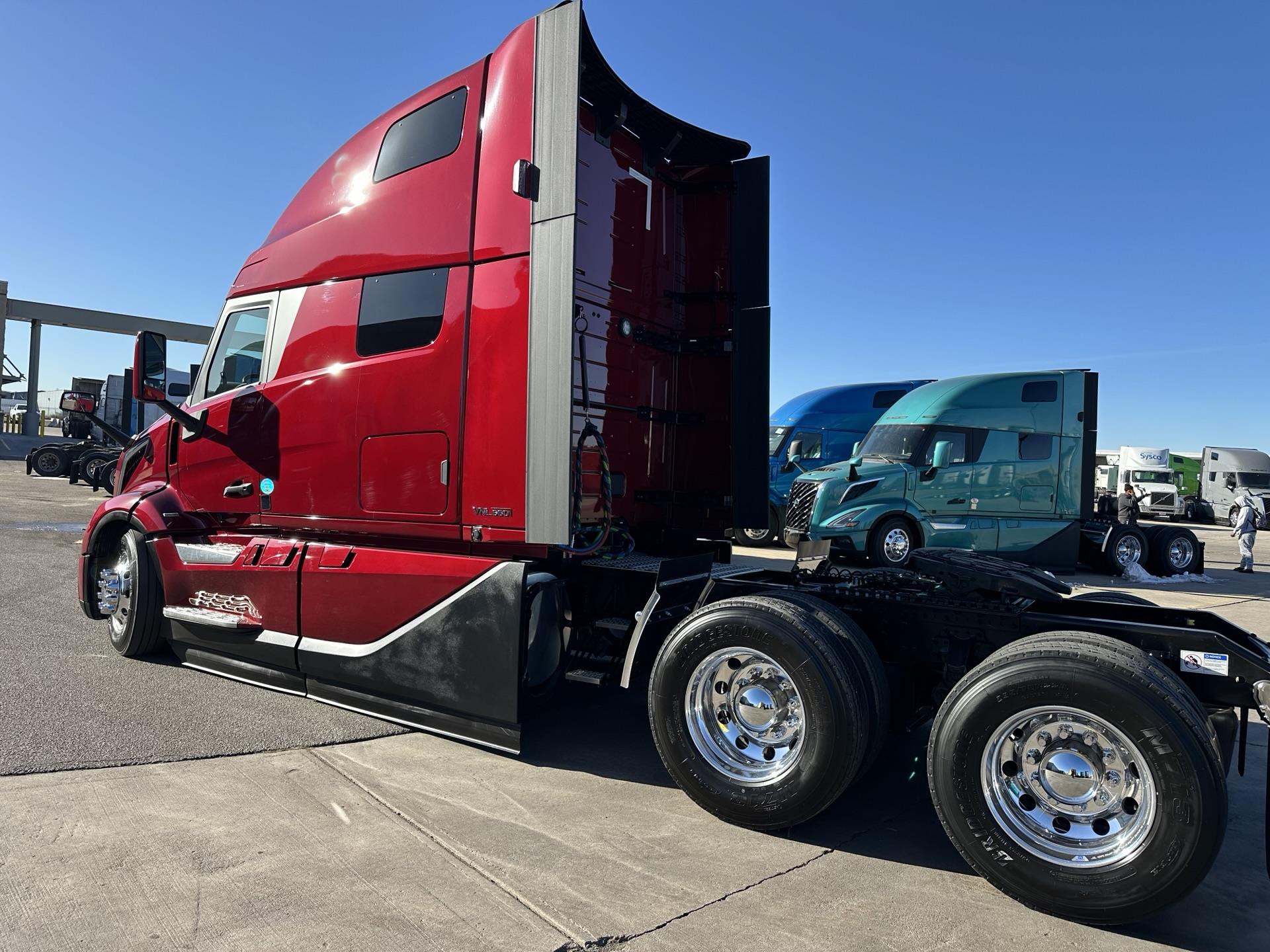 2026 Volvo - image 4