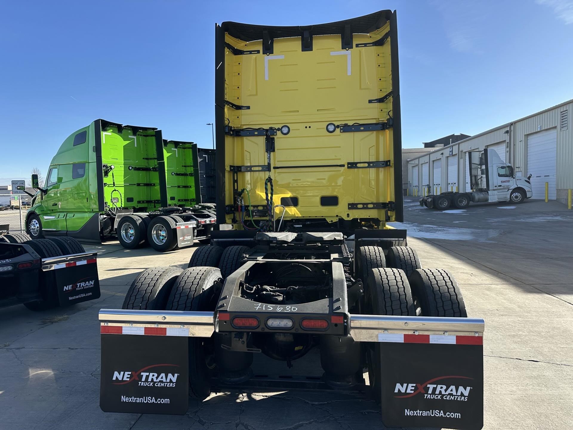 2026 Volvo - image 6