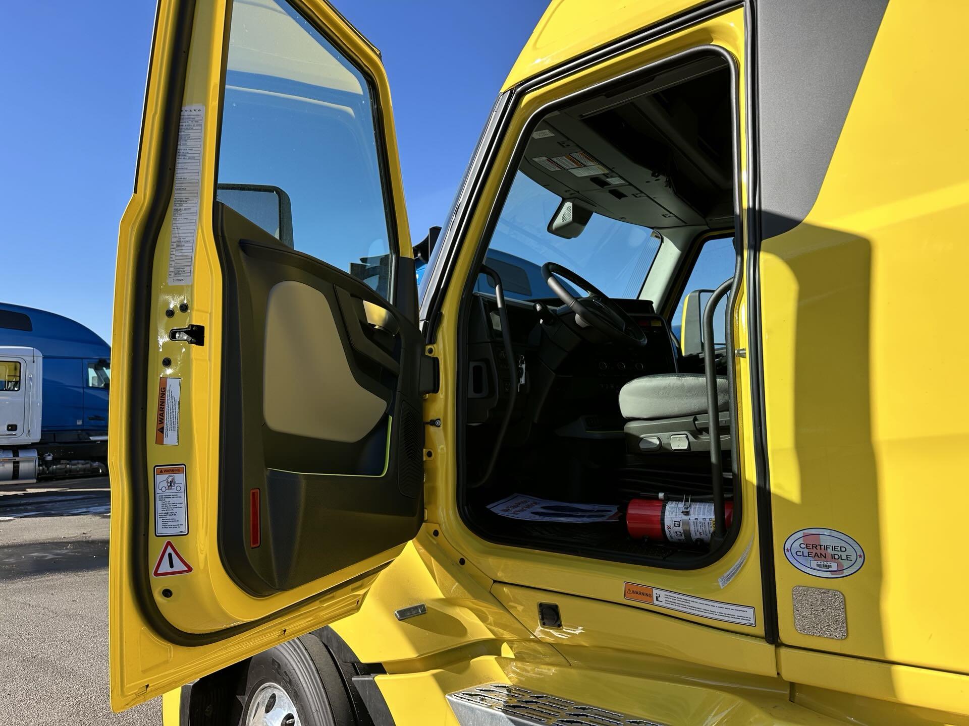 2026 Volvo - image 7