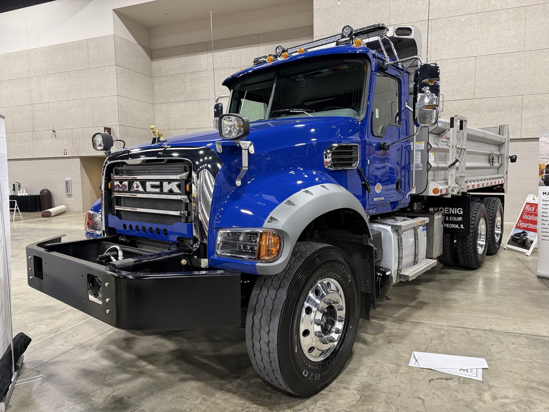 2026 Mack GR64FR